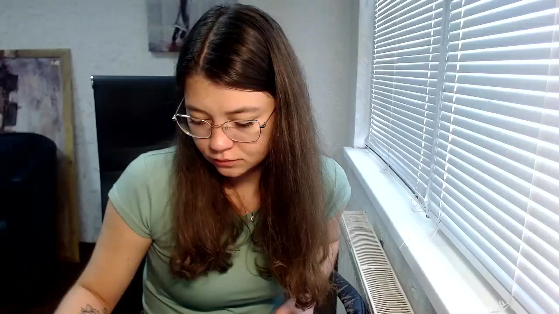 Gallery image thumbnail from SweetArinaA's myfreecams stream on, 09/13/2023, 10:25 image 5 of 20