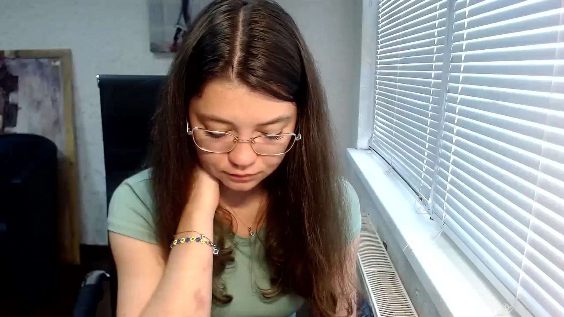 Gallery image thumbnail from SweetArinaA's myfreecams stream on, 09/13/2023, 10:25 image 3 of 20