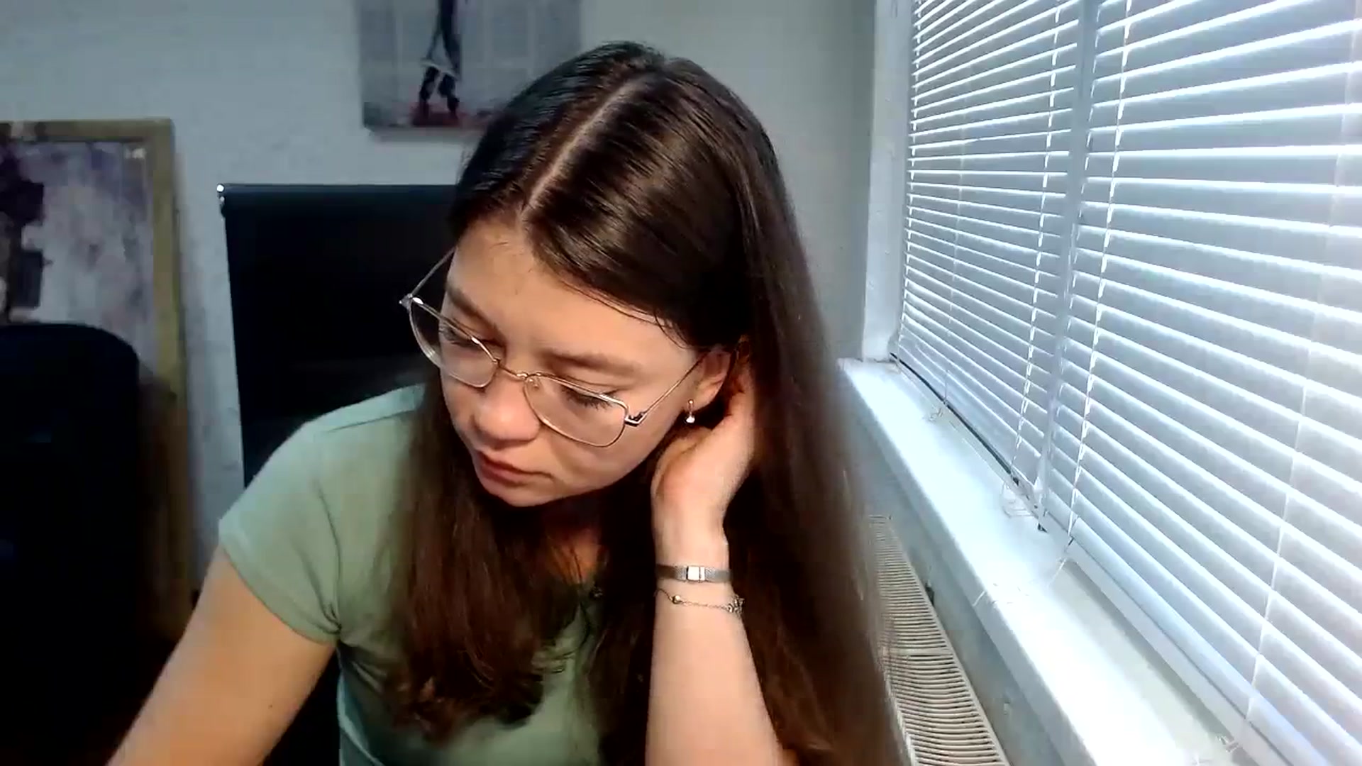 Gallery image thumbnail from SweetArinaA's myfreecams stream on, 09/13/2023, 10:25 image 4 of 20