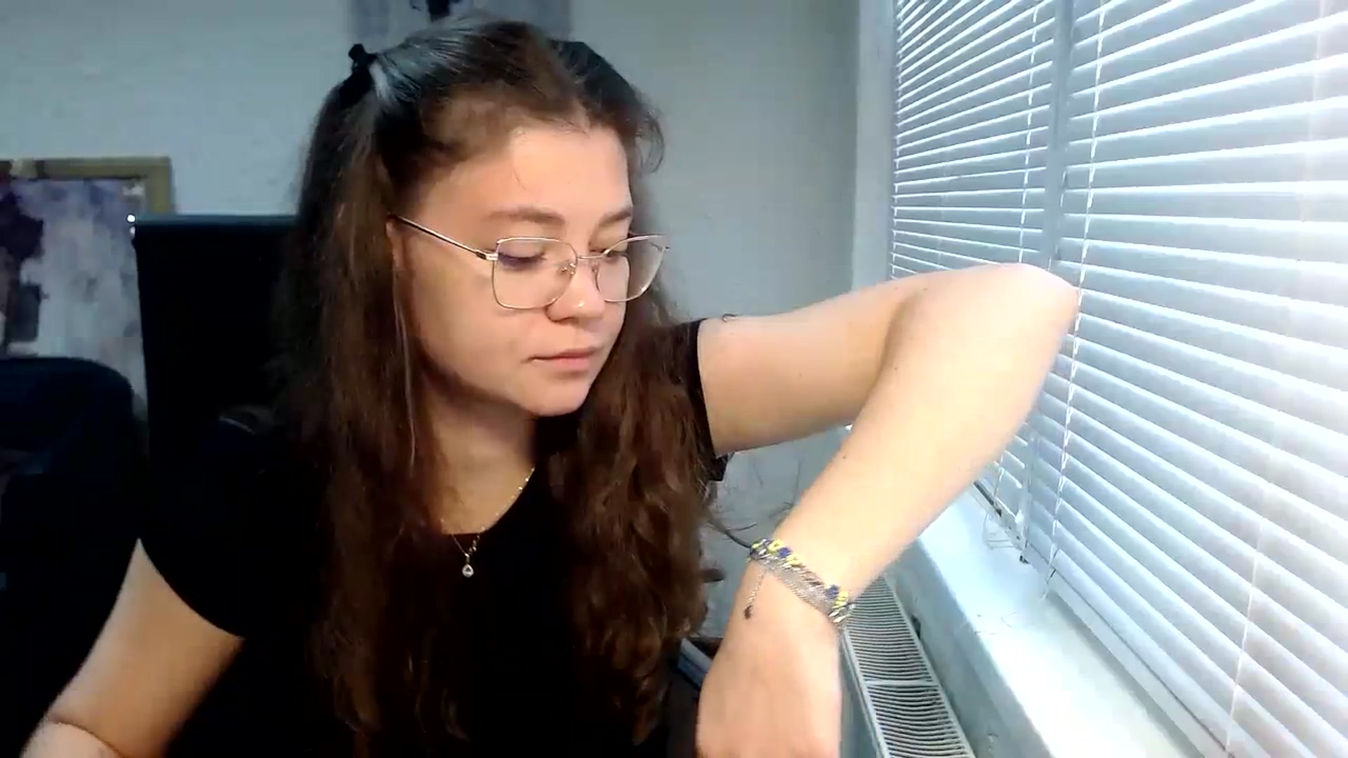 Gallery image thumbnail from SweetArinaA's myfreecams stream on, 09/15/2023, 09:39 image 9 of 20