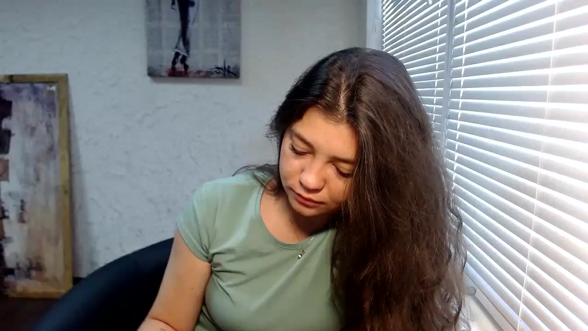 Gallery image thumbnail from SweetArinaA's myfreecams stream on, 09/27/2023, 10:31 image 17 of 20