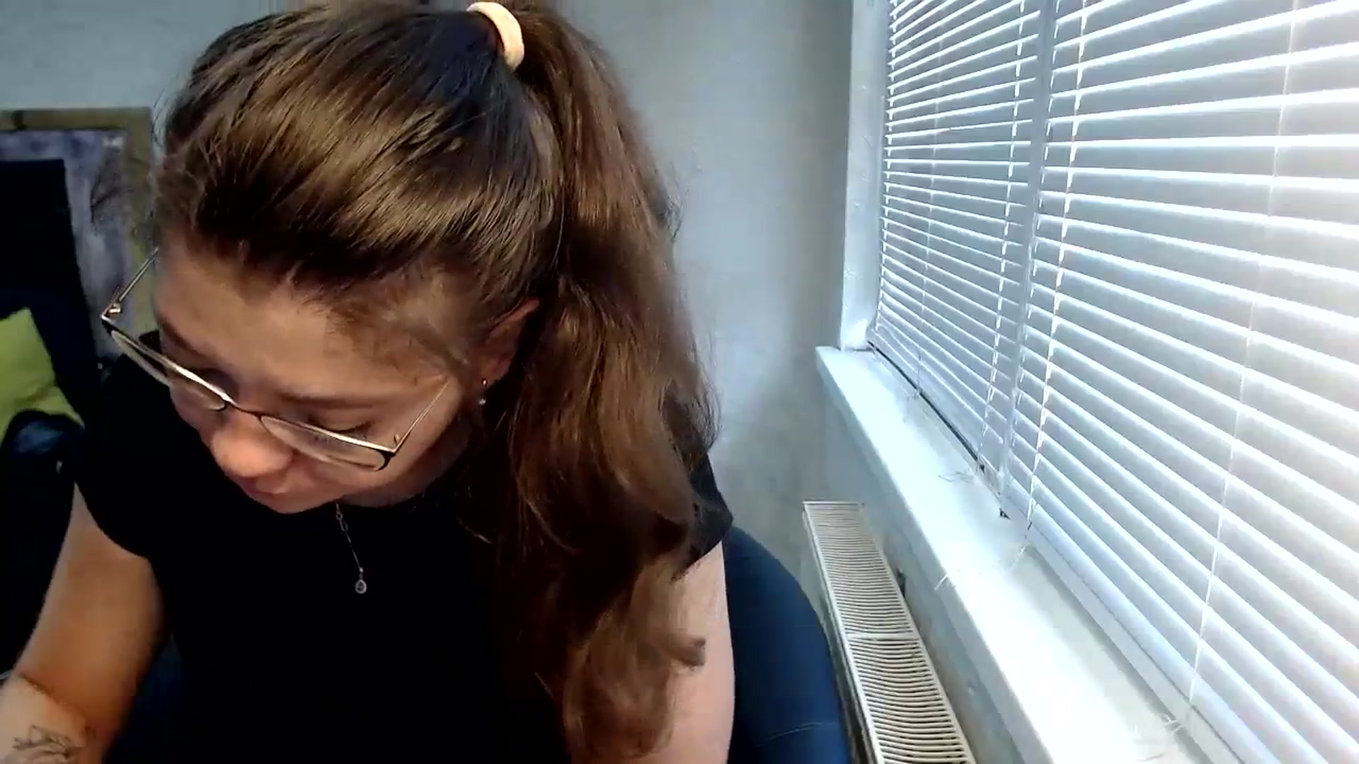 Gallery image thumbnail from SweetArinaA's myfreecams stream on, 09/28/2023, 07:03 image 7 of 20