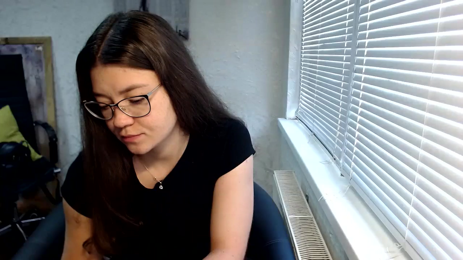 Gallery image thumbnail from SweetArinaA's myfreecams stream on, 09/28/2023, 07:53 image 7 of 20
