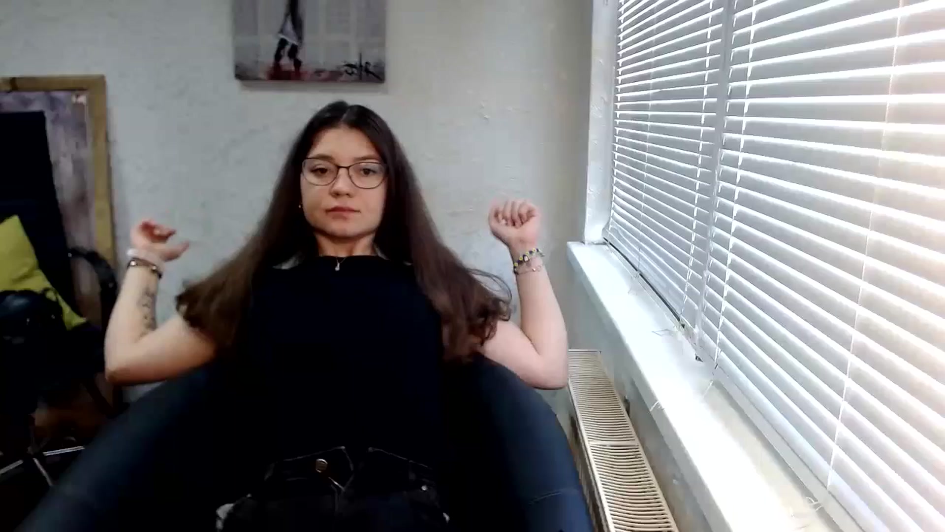 Gallery image thumbnail from SweetArinaA's myfreecams stream on, 09/28/2023, 07:53 image 1 of 20