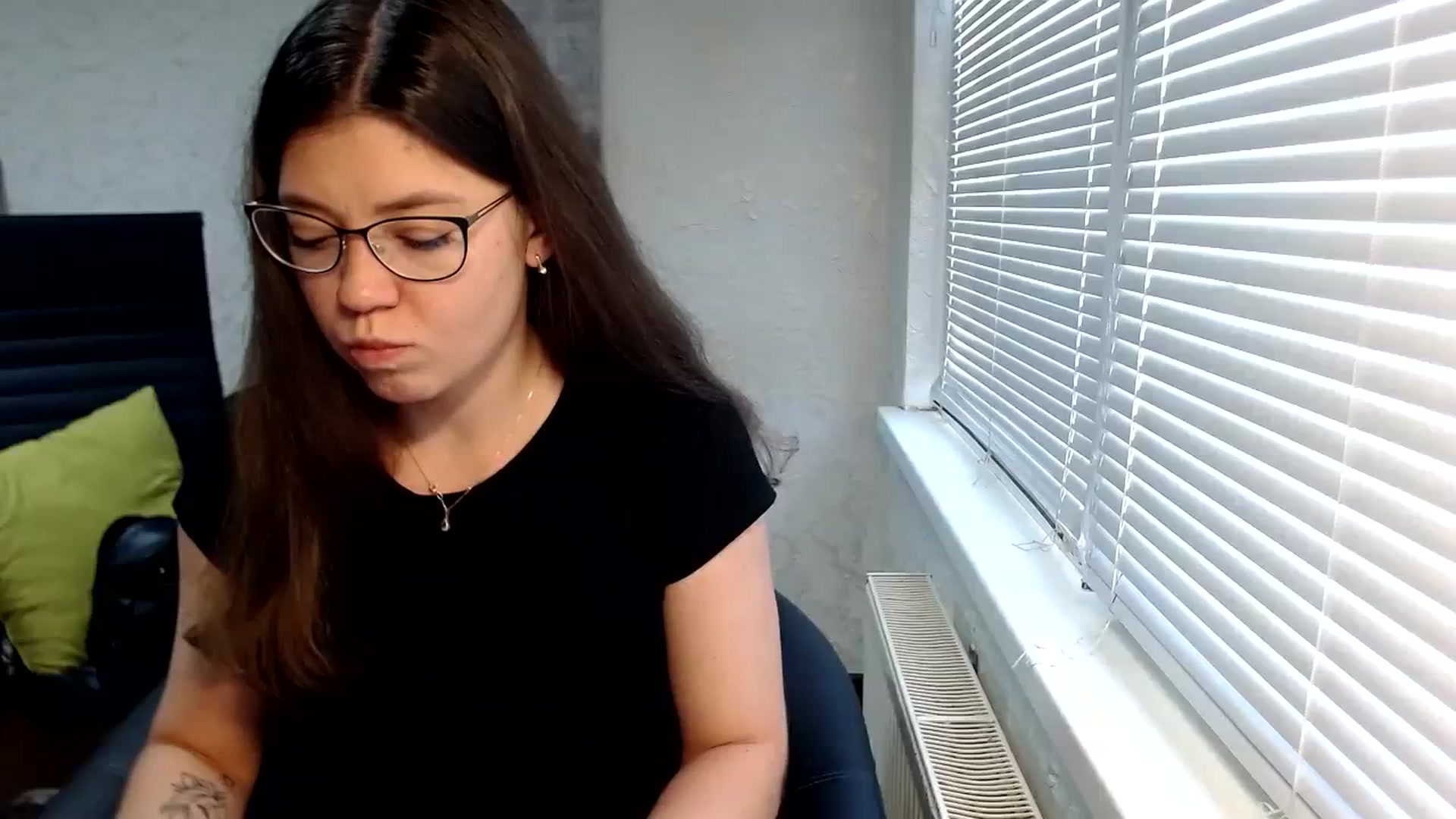 Gallery image thumbnail from SweetArinaA's myfreecams stream on, 09/28/2023, 10:38 image 1 of 20