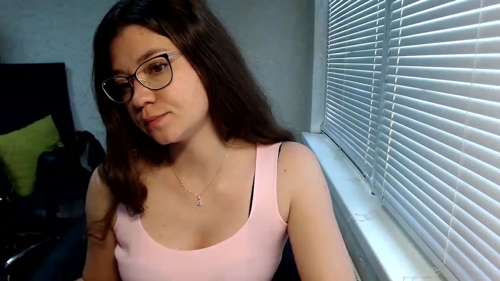 Gallery image thumbnail from SweetArinaA's myfreecams stream on, 09/28/2023, 10:38 image 15 of 20