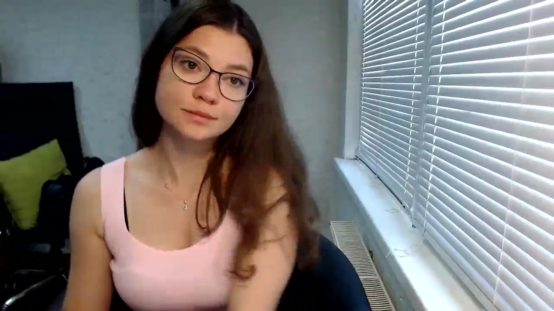 Gallery image thumbnail from SweetArinaA's myfreecams stream on, 09/28/2023, 10:38 image 17 of 20