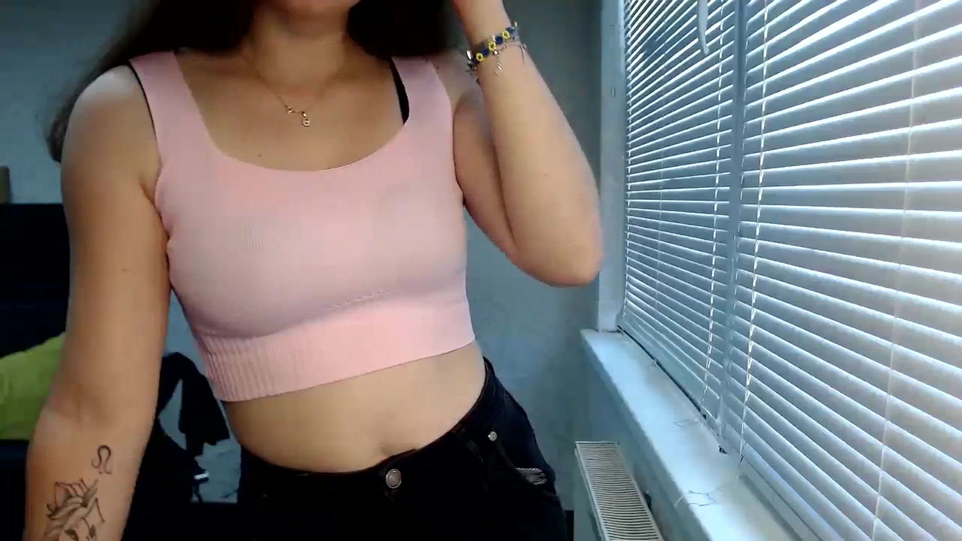 Gallery image thumbnail from SweetArinaA's myfreecams stream on, 09/28/2023, 10:38 image 4 of 20