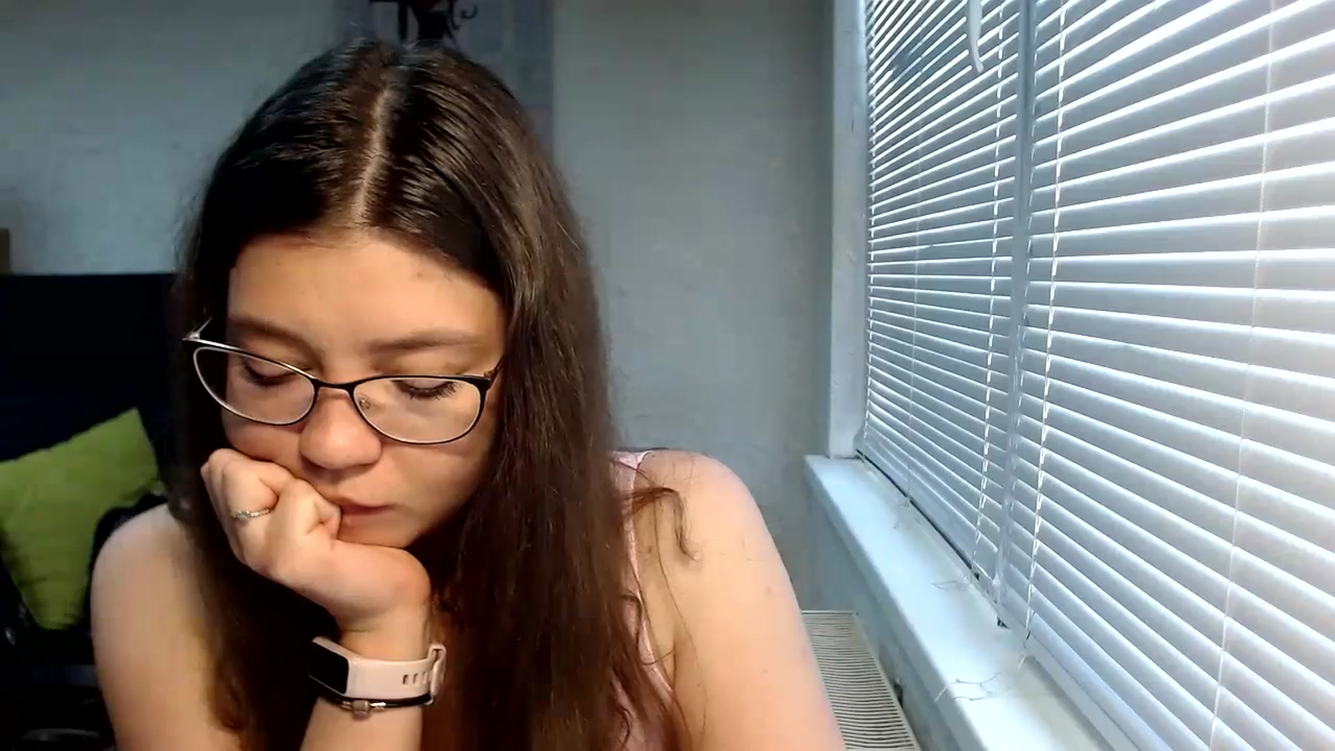 Gallery image thumbnail from SweetArinaA's myfreecams stream on, 09/28/2023, 10:38 image 8 of 20
