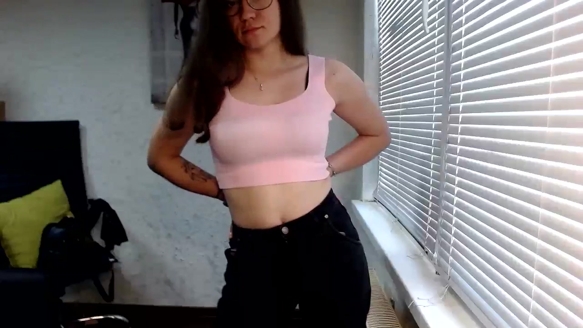 Gallery image thumbnail from SweetArinaA's myfreecams stream on, 09/28/2023, 10:38 image 6 of 20