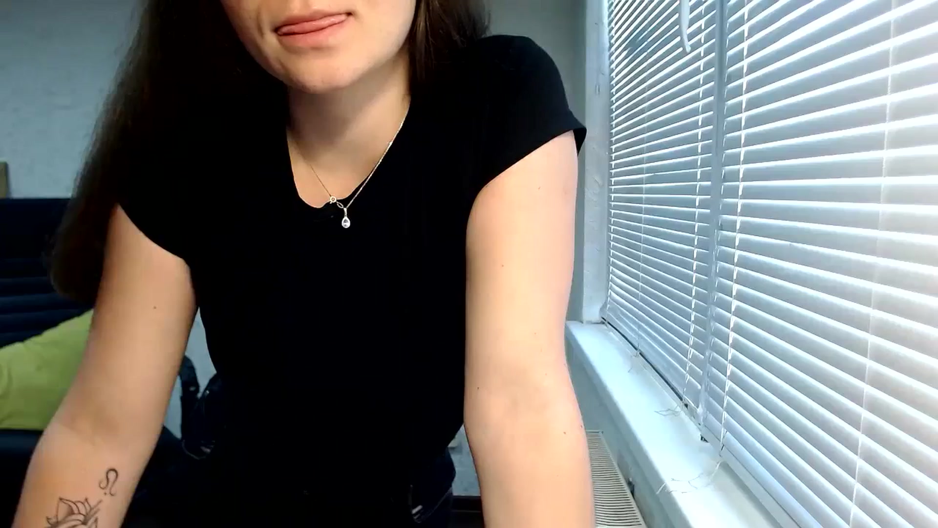 Gallery image thumbnail from SweetArinaA's myfreecams stream on, 09/28/2023, 10:38 image 3 of 20