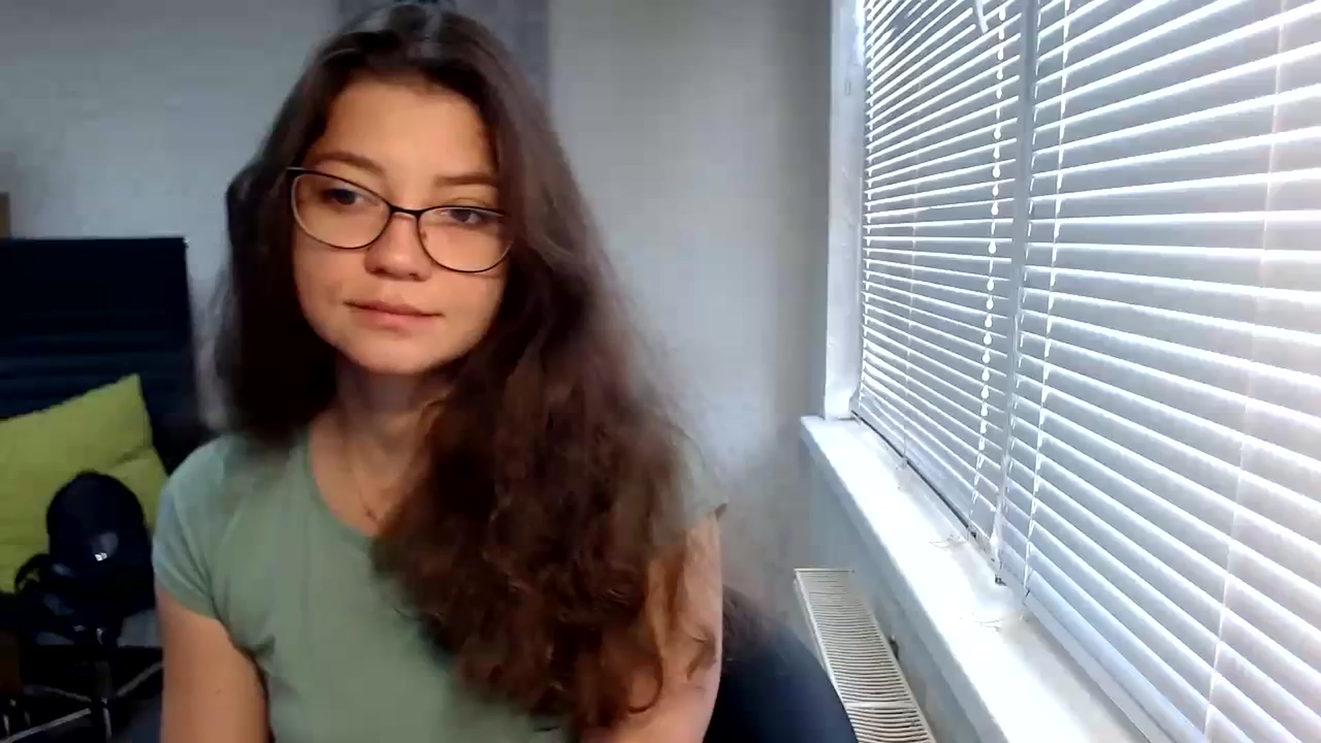 Gallery image thumbnail from SweetArinaA's myfreecams stream on, 09/29/2023, 07:06 image 1 of 20