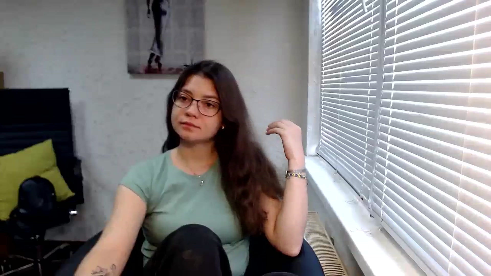 Gallery image thumbnail from SweetArinaA's myfreecams stream on, 09/29/2023, 07:06 image 17 of 20
