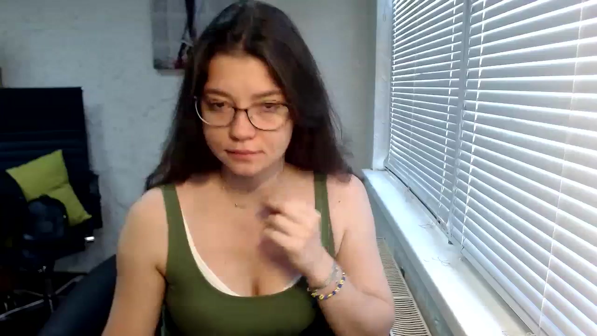Gallery image thumbnail from SweetArinaA's myfreecams stream on, 09/29/2023, 07:54 image 3 of 20