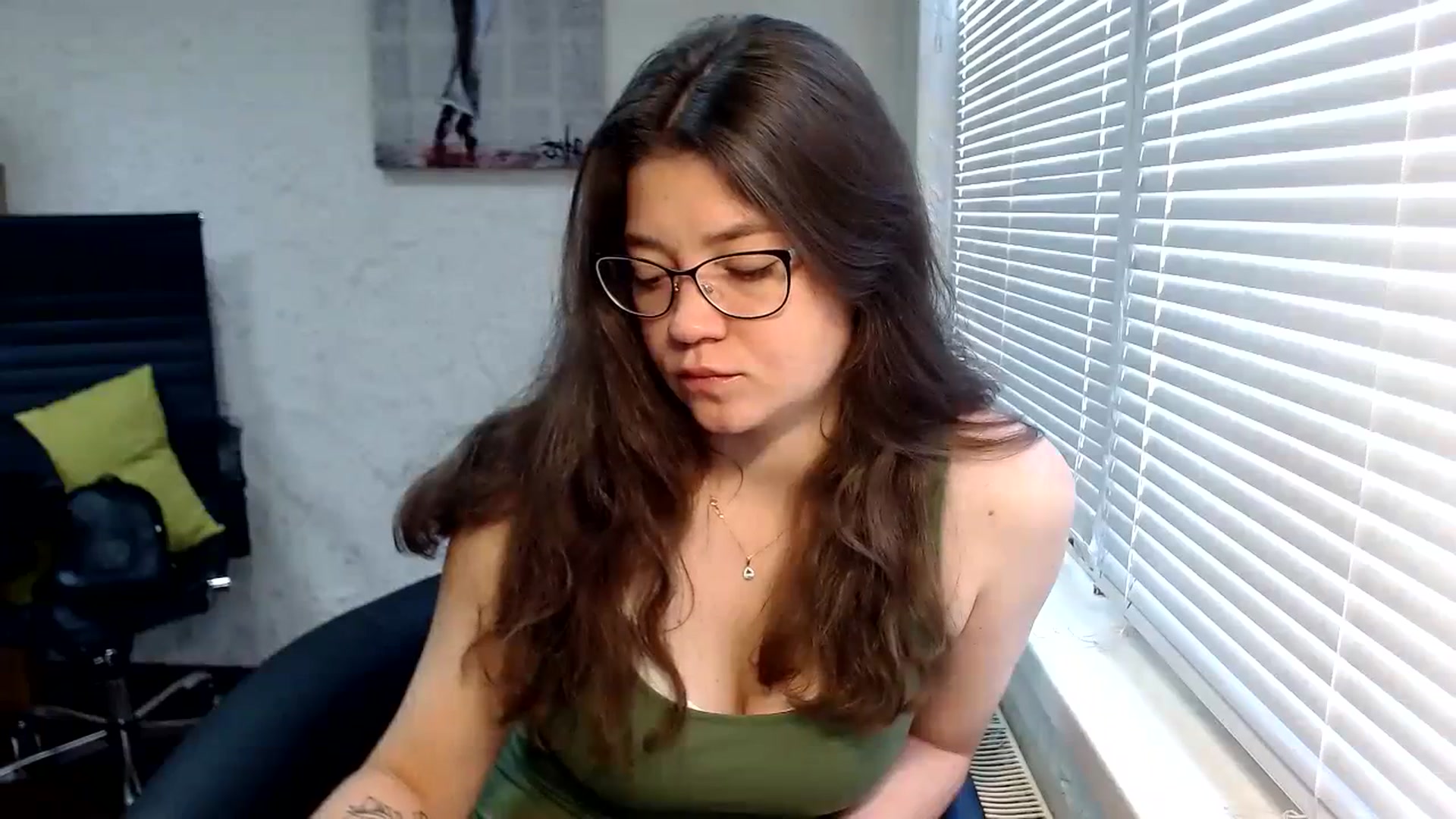 Gallery image thumbnail from SweetArinaA's myfreecams stream on, 09/29/2023, 07:54 image 11 of 20