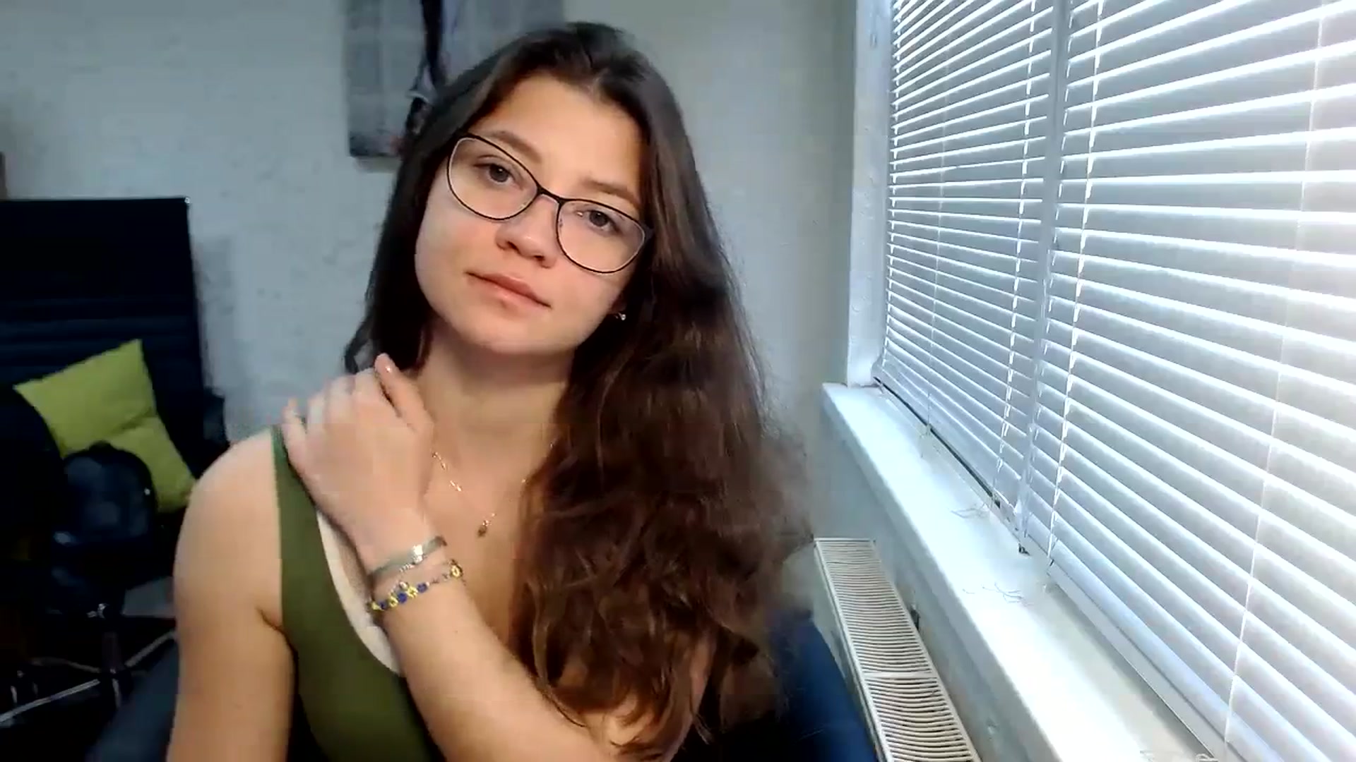 Gallery image thumbnail from SweetArinaA's myfreecams stream on, 09/29/2023, 07:54 image 7 of 20