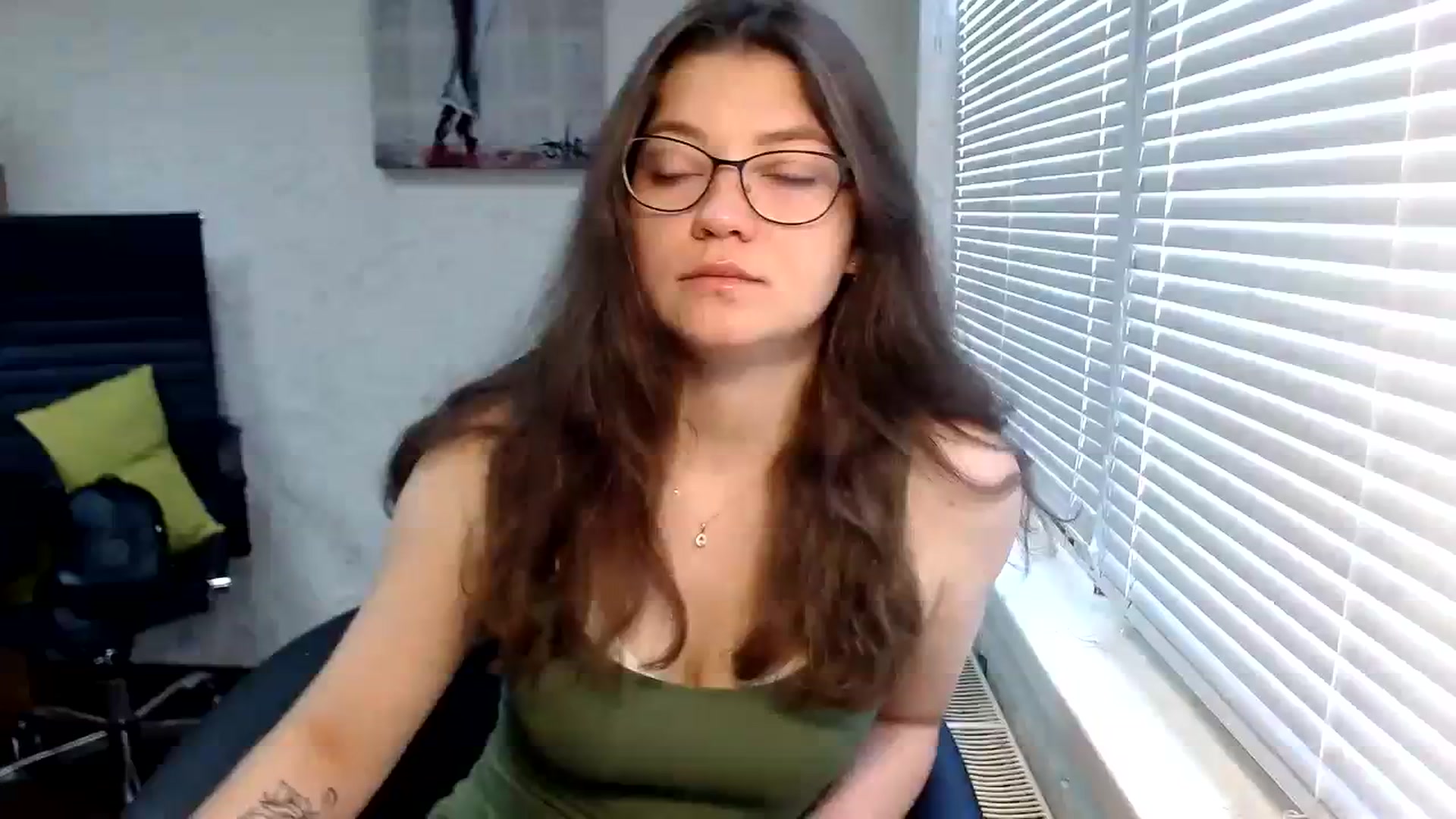 Gallery image thumbnail from SweetArinaA's myfreecams stream on, 09/29/2023, 07:54 image 13 of 20