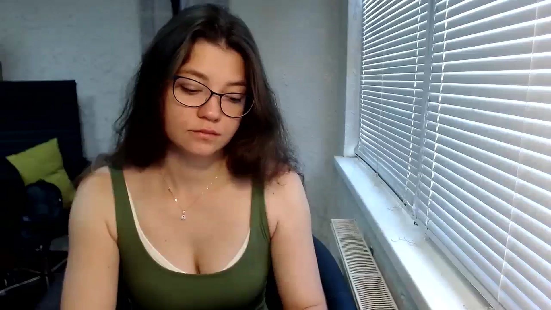 Gallery image thumbnail from SweetArinaA's myfreecams stream on, 09/29/2023, 07:54 image 4 of 20