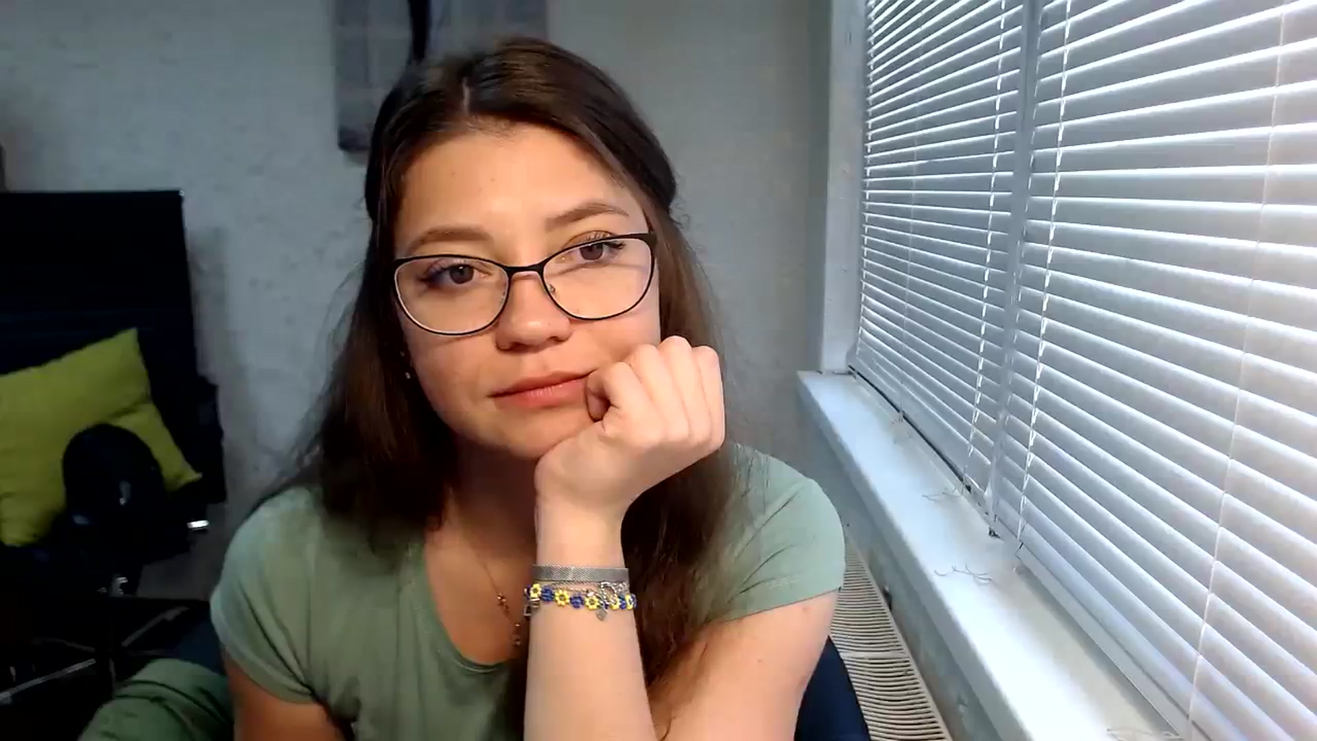 Gallery image thumbnail from SweetArinaA's myfreecams stream on, 09/29/2023, 10:28 image 10 of 20