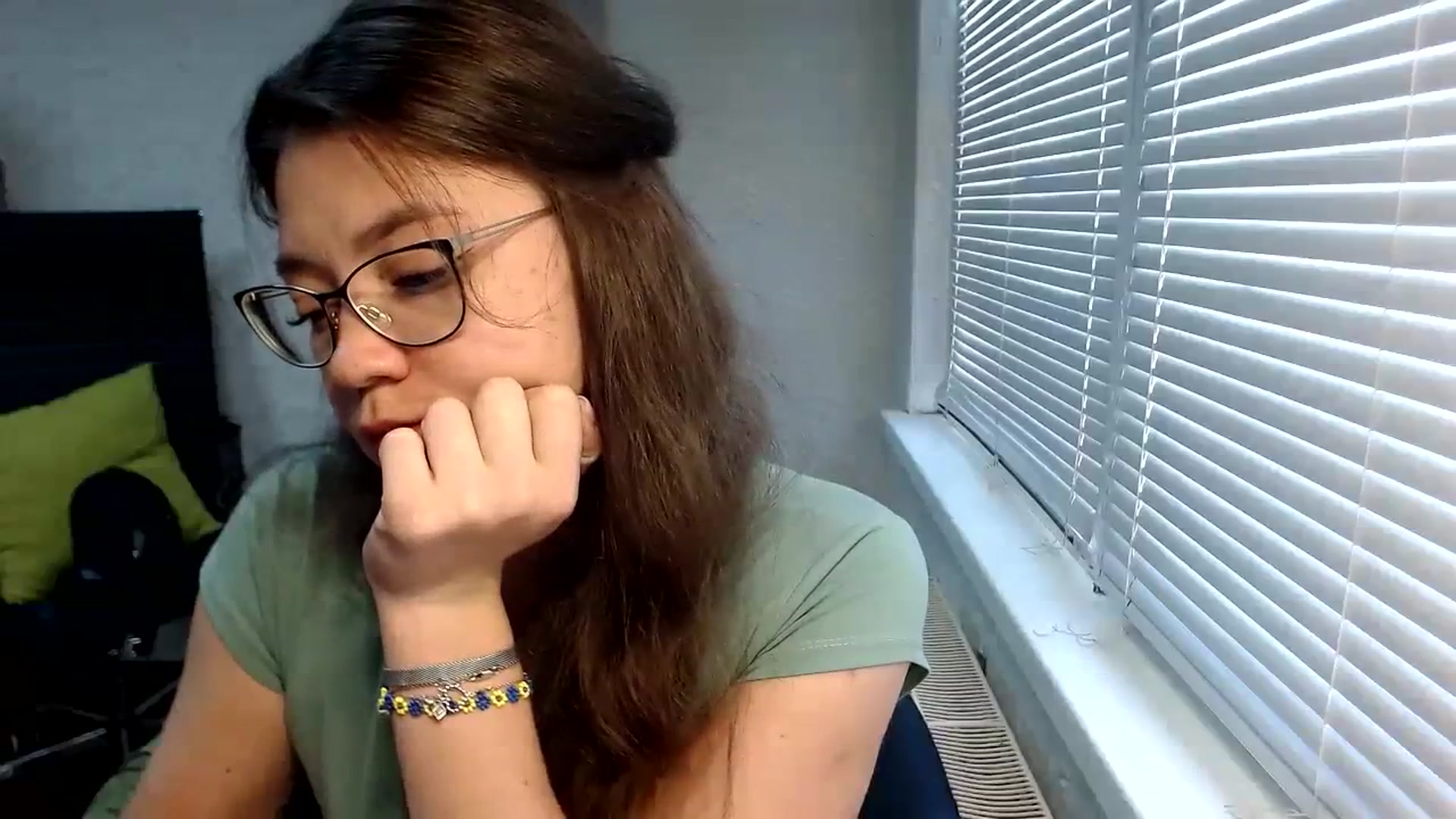 Gallery image thumbnail from SweetArinaA's myfreecams stream on, 09/29/2023, 10:28 image 12 of 20