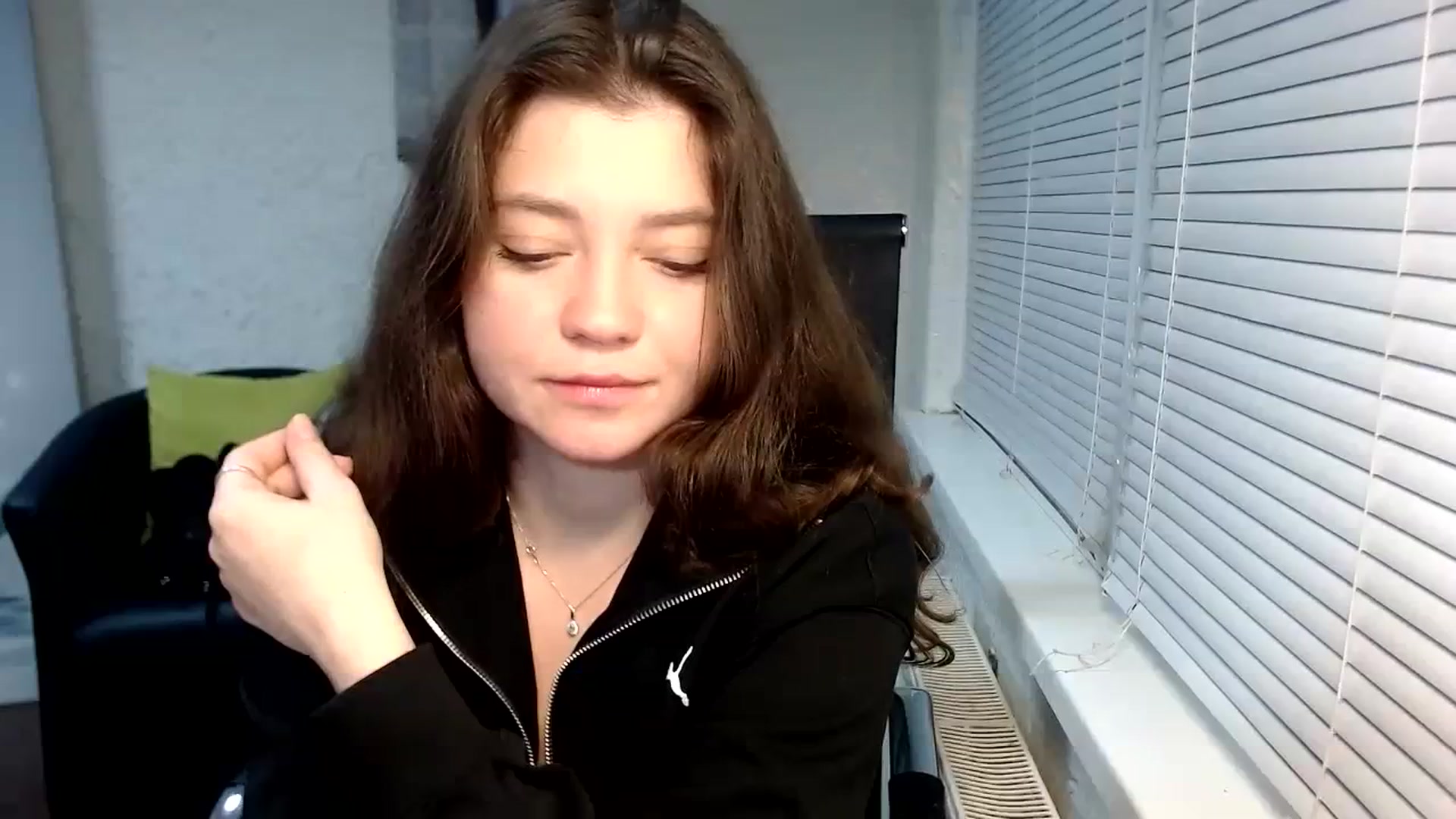 Gallery image thumbnail from SweetArinaA's myfreecams stream on, 11/19/2023, 14:21 image 13 of 20