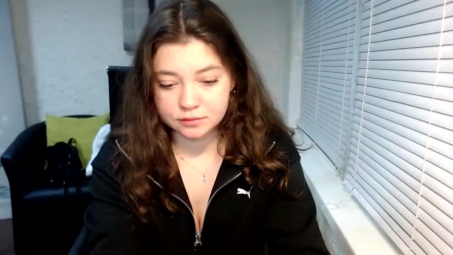 Gallery image thumbnail from SweetArinaA's myfreecams stream on, 11/19/2023, 14:21 image 14 of 20