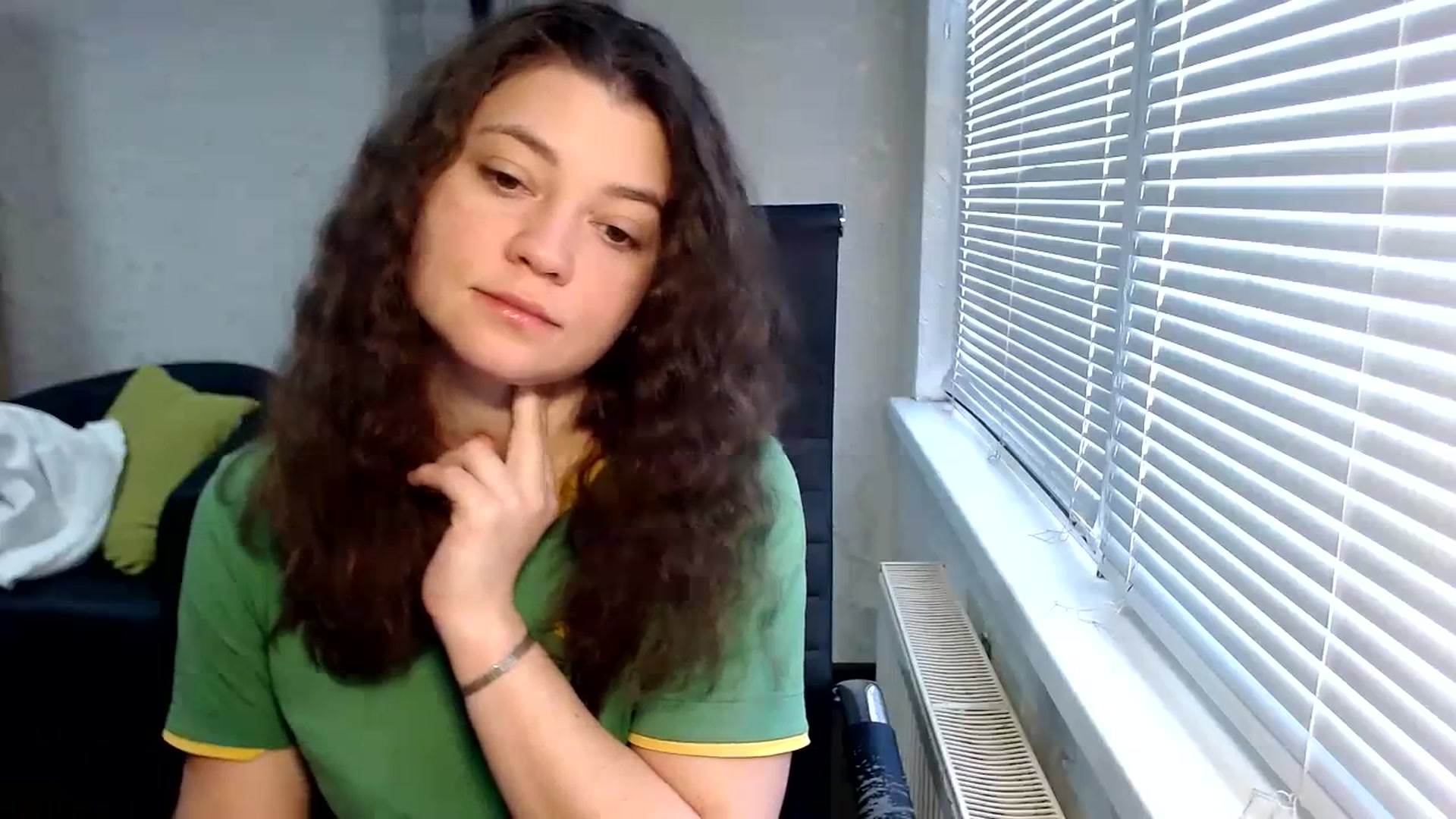 Gallery image thumbnail from SweetArinaA's myfreecams stream on, 11/30/2023, 08:44 image 2 of 20