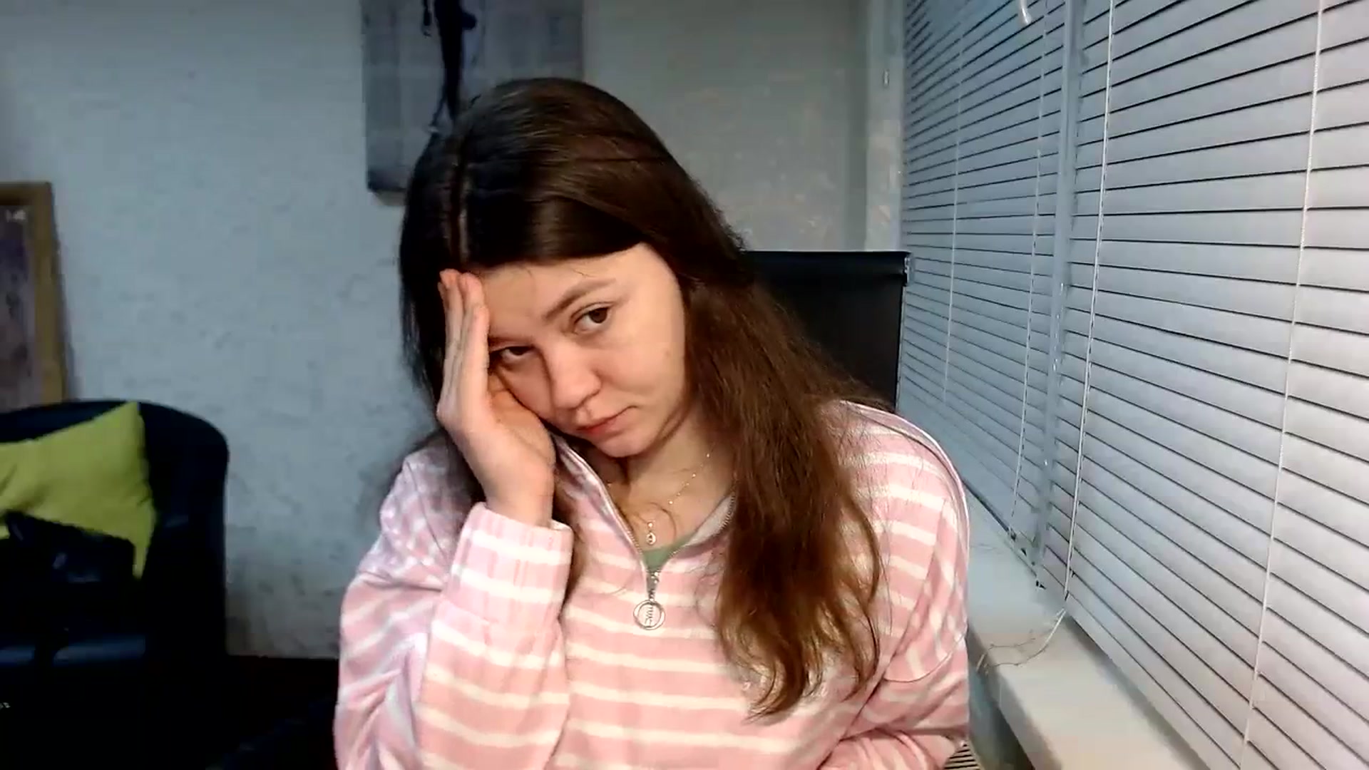 Gallery image thumbnail from SweetArinaA's myfreecams stream on, 12/03/2023, 14:59 image 16 of 20