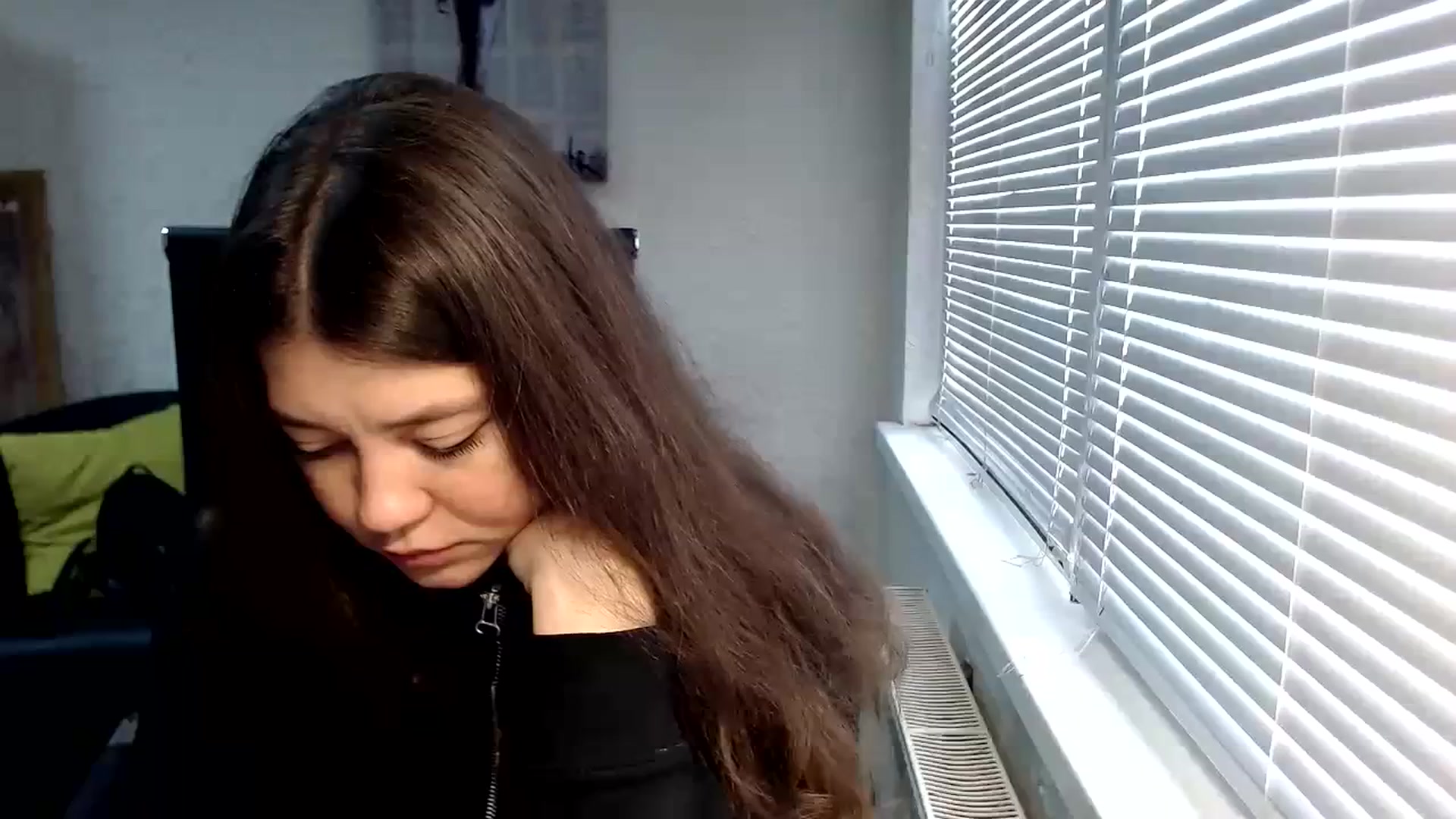Gallery image thumbnail from SweetArinaA's myfreecams stream on, 12/05/2023, 10:18 image 2 of 20