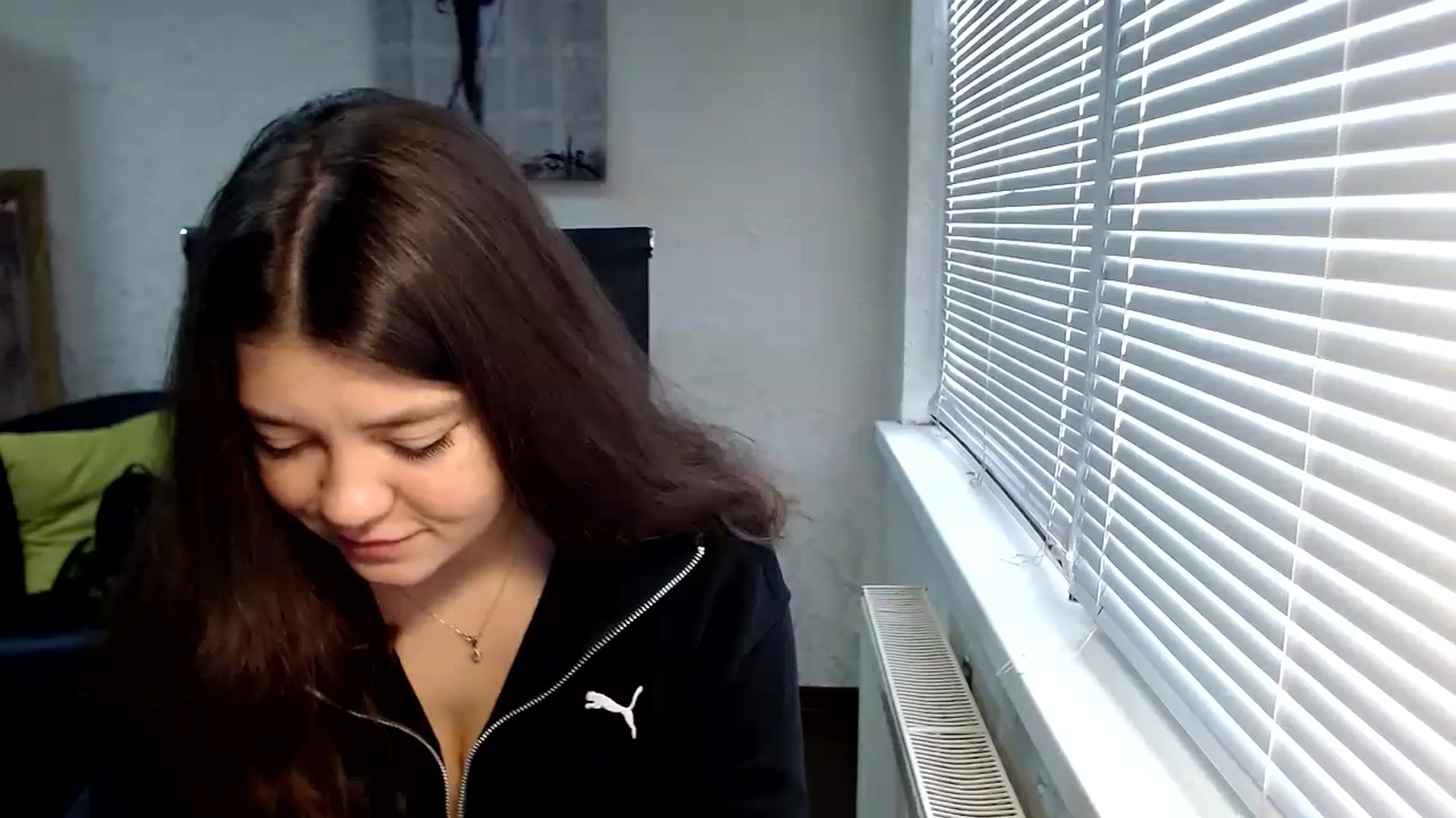 Gallery image thumbnail from SweetArinaA's myfreecams stream on, 12/05/2023, 10:18 image 6 of 20