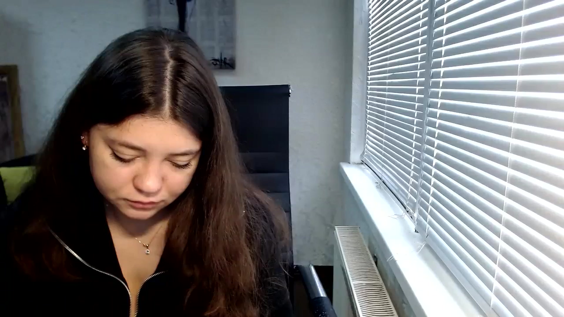 Gallery image thumbnail from SweetArinaA's myfreecams stream on, 12/05/2023, 10:18 image 16 of 20