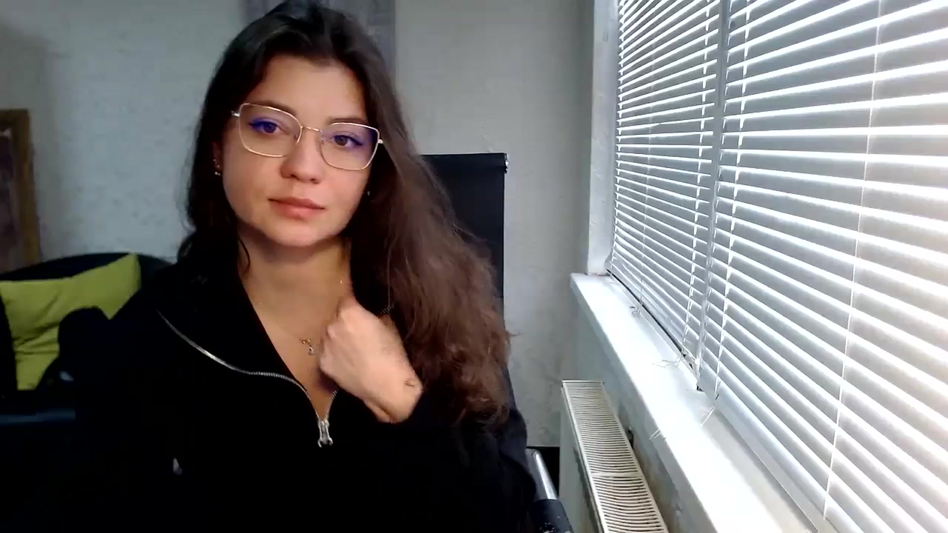 Gallery image thumbnail from SweetArinaA's myfreecams stream on, 12/05/2023, 11:44 image 5 of 20