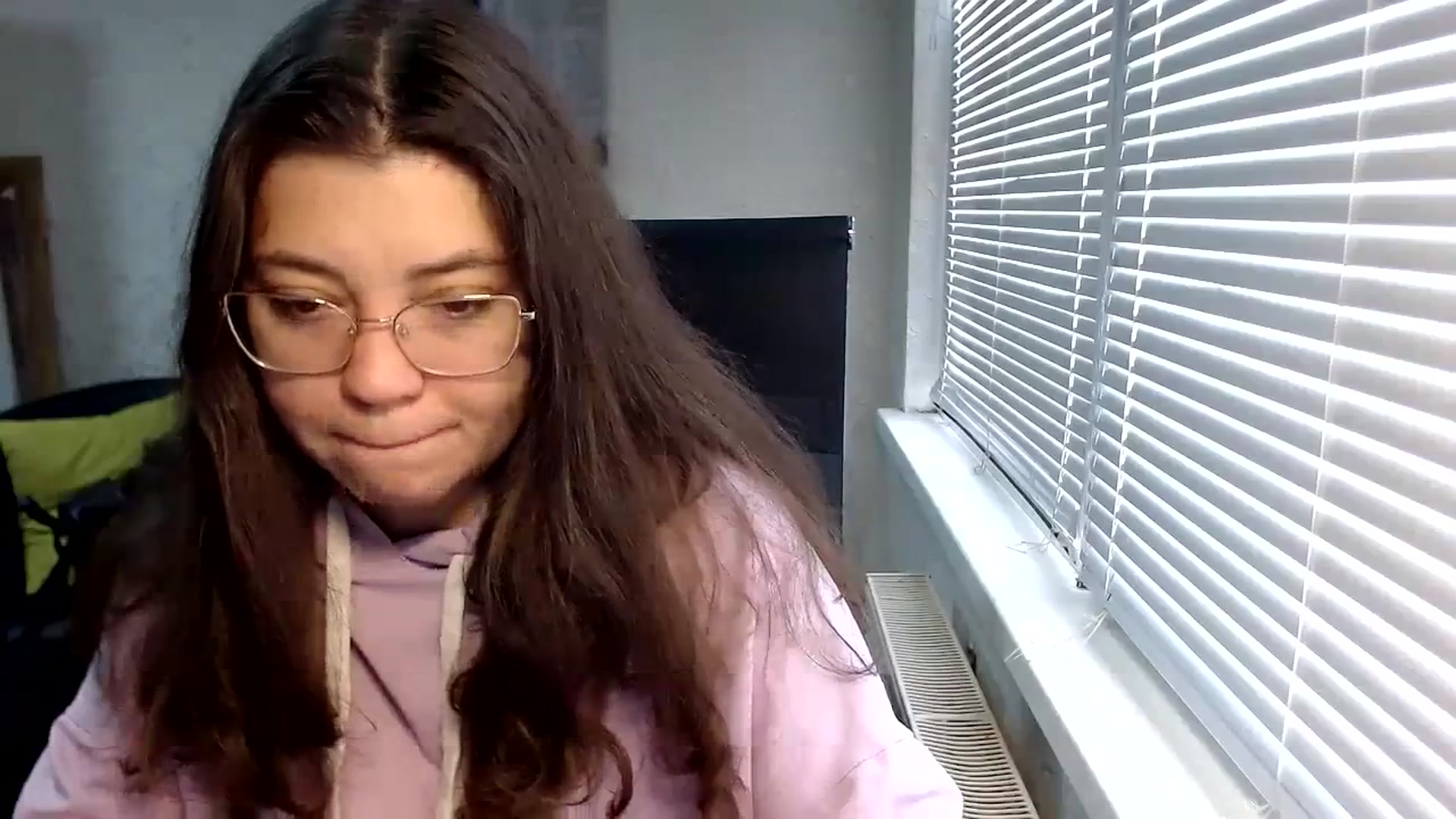 Gallery image thumbnail from SweetArinaA's myfreecams stream on, 12/06/2023, 10:23 image 12 of 20