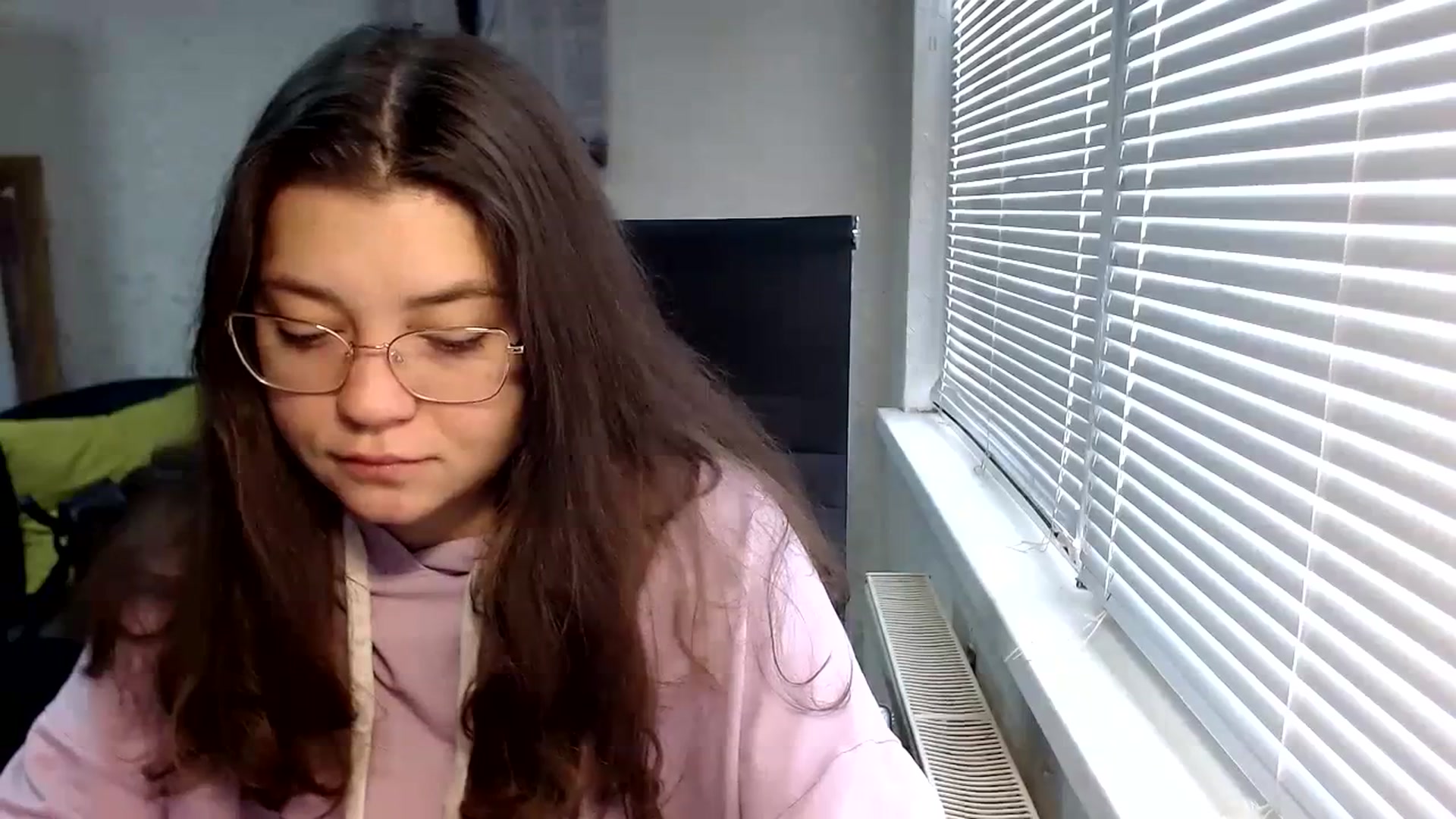 Gallery image thumbnail from SweetArinaA's myfreecams stream on, 12/06/2023, 10:23 image 13 of 20