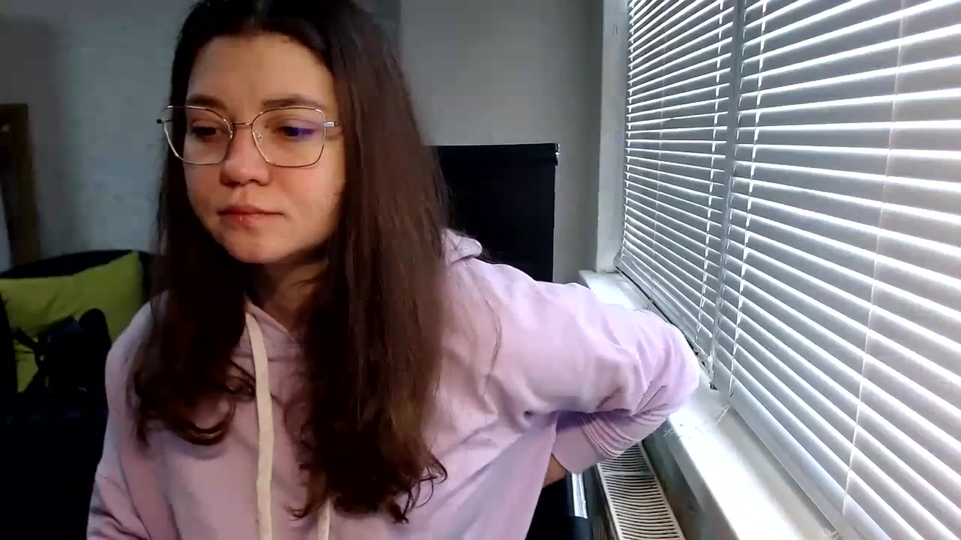 Gallery image thumbnail from SweetArinaA's myfreecams stream on, 12/06/2023, 10:23 image 4 of 20