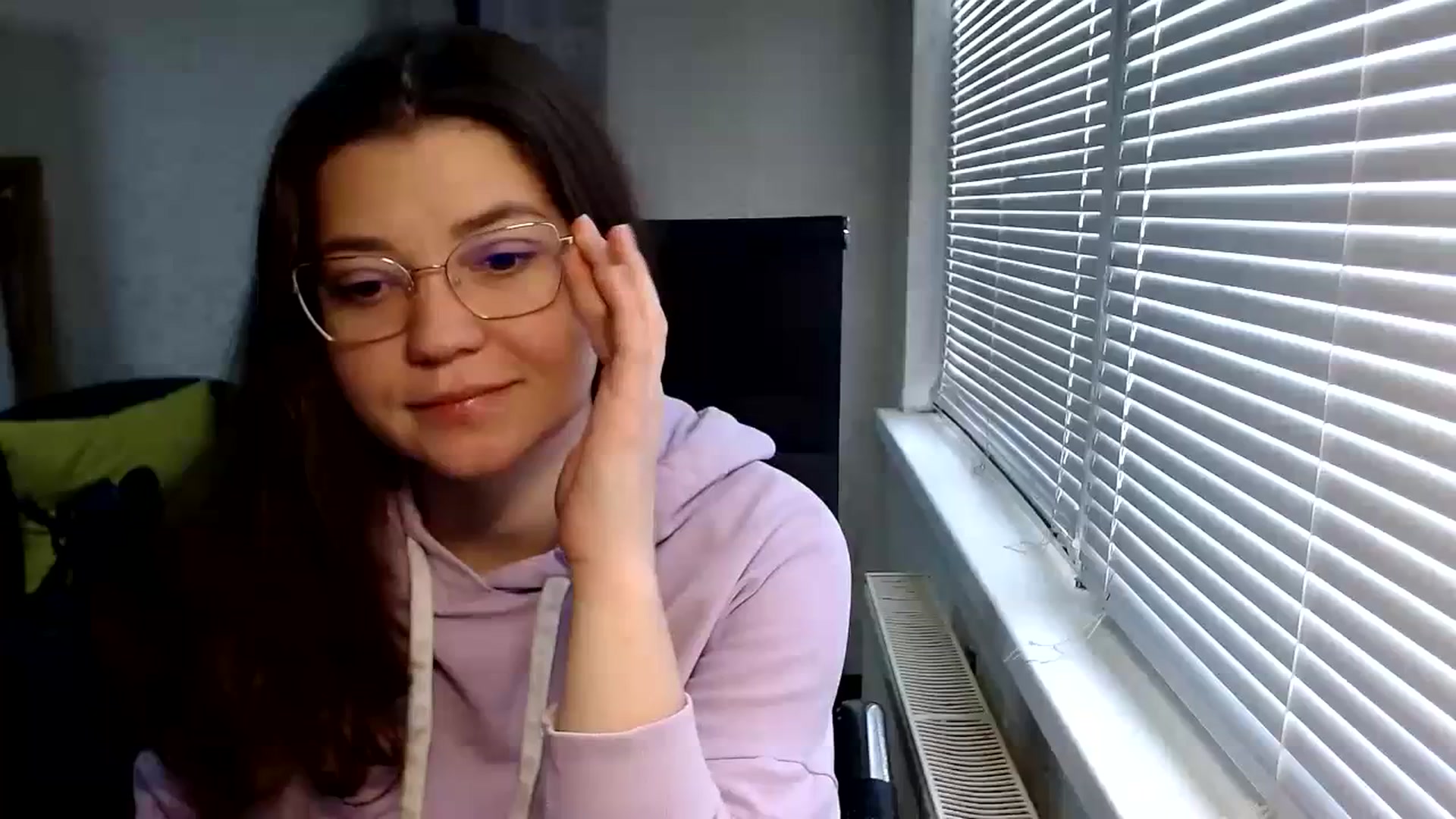 Gallery image thumbnail from SweetArinaA's myfreecams stream on, 12/06/2023, 10:23 image 5 of 20