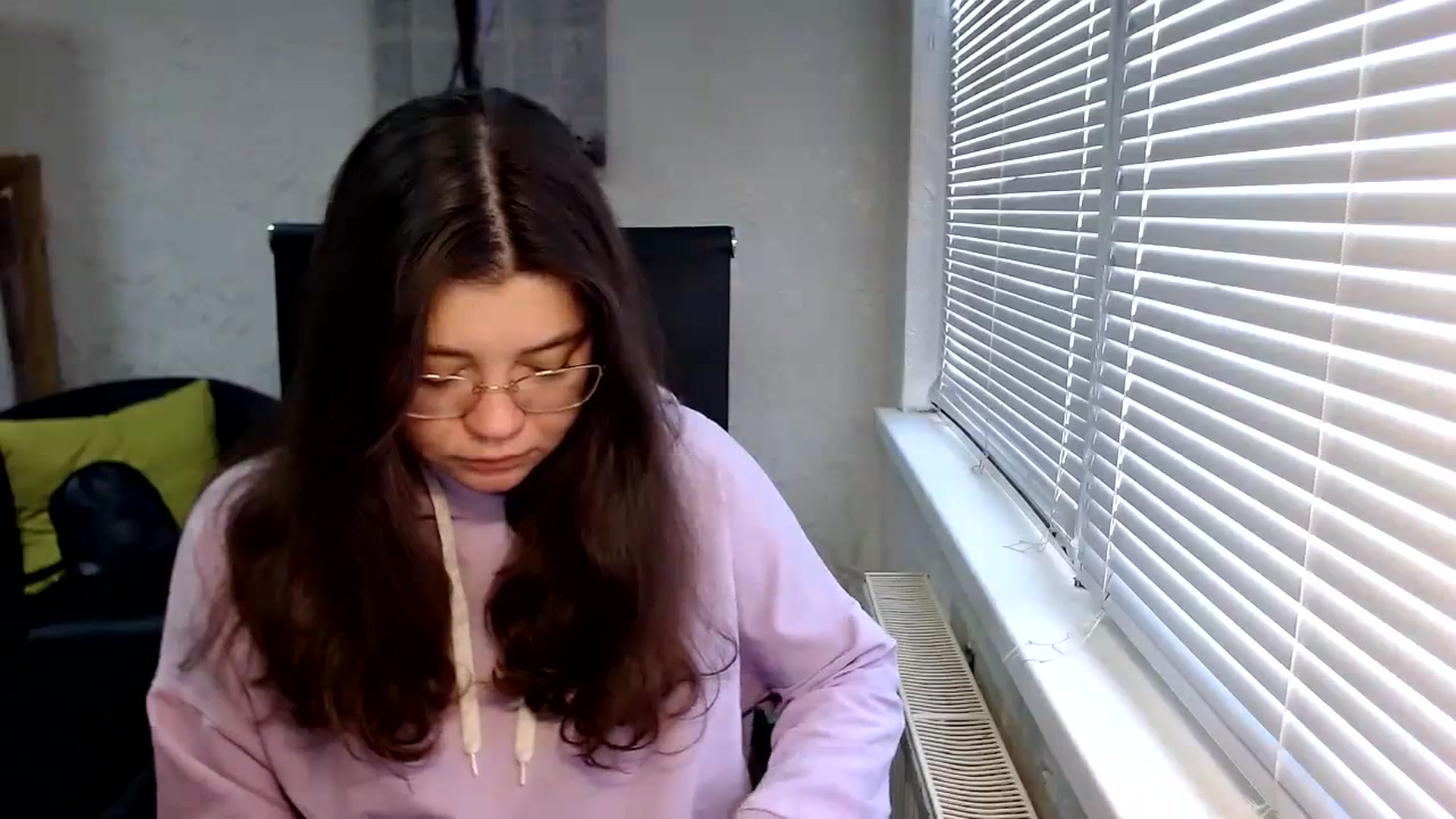 Gallery image thumbnail from SweetArinaA's myfreecams stream on, 12/06/2023, 11:39 image 5 of 20