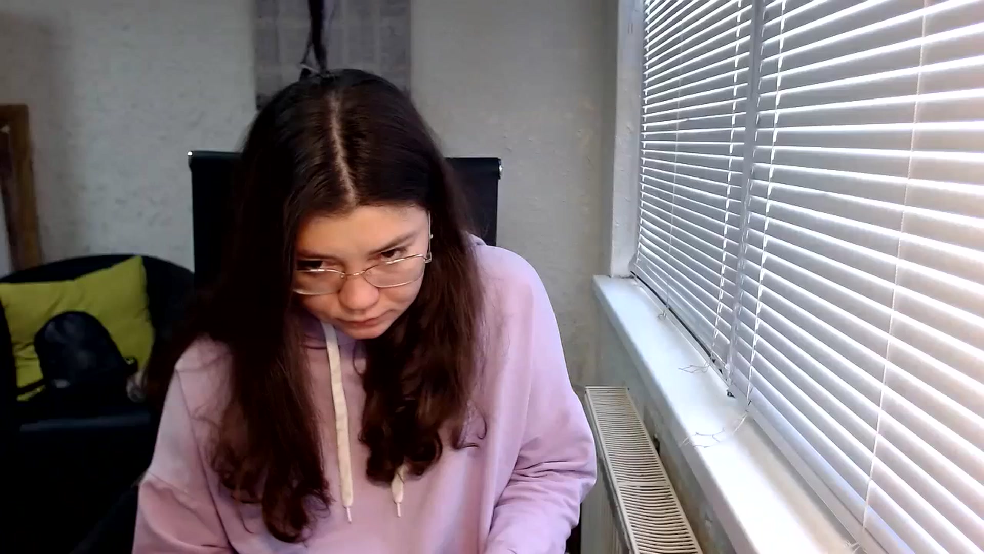 Gallery image thumbnail from SweetArinaA's myfreecams stream on, 12/06/2023, 11:39 image 18 of 20