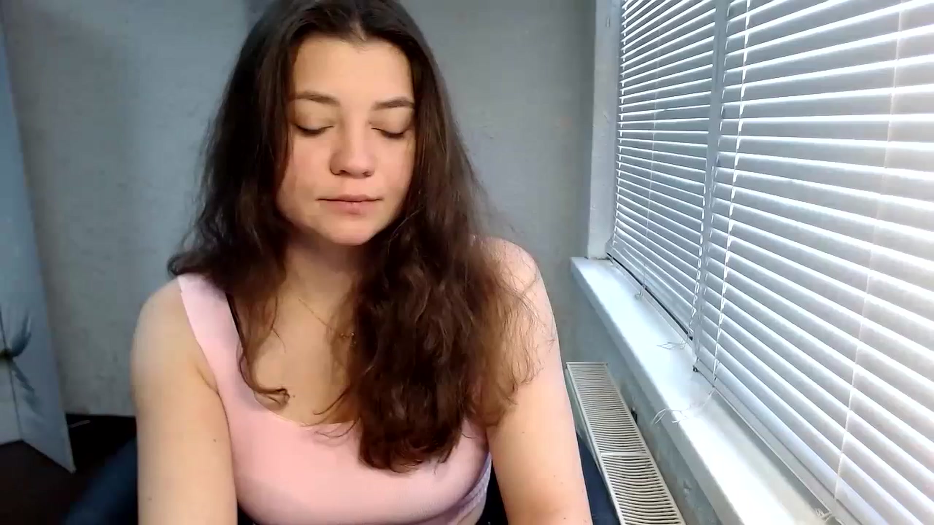 Gallery image thumbnail from SweetArinaA's myfreecams stream on, 12/08/2023, 10:40 image 1 of 20