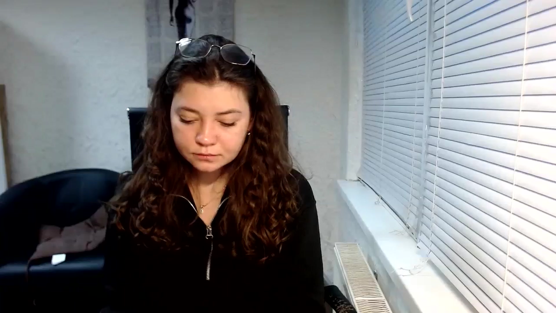 Gallery image thumbnail from SweetArinaA's myfreecams stream on, 12/11/2023, 14:01 image 7 of 20