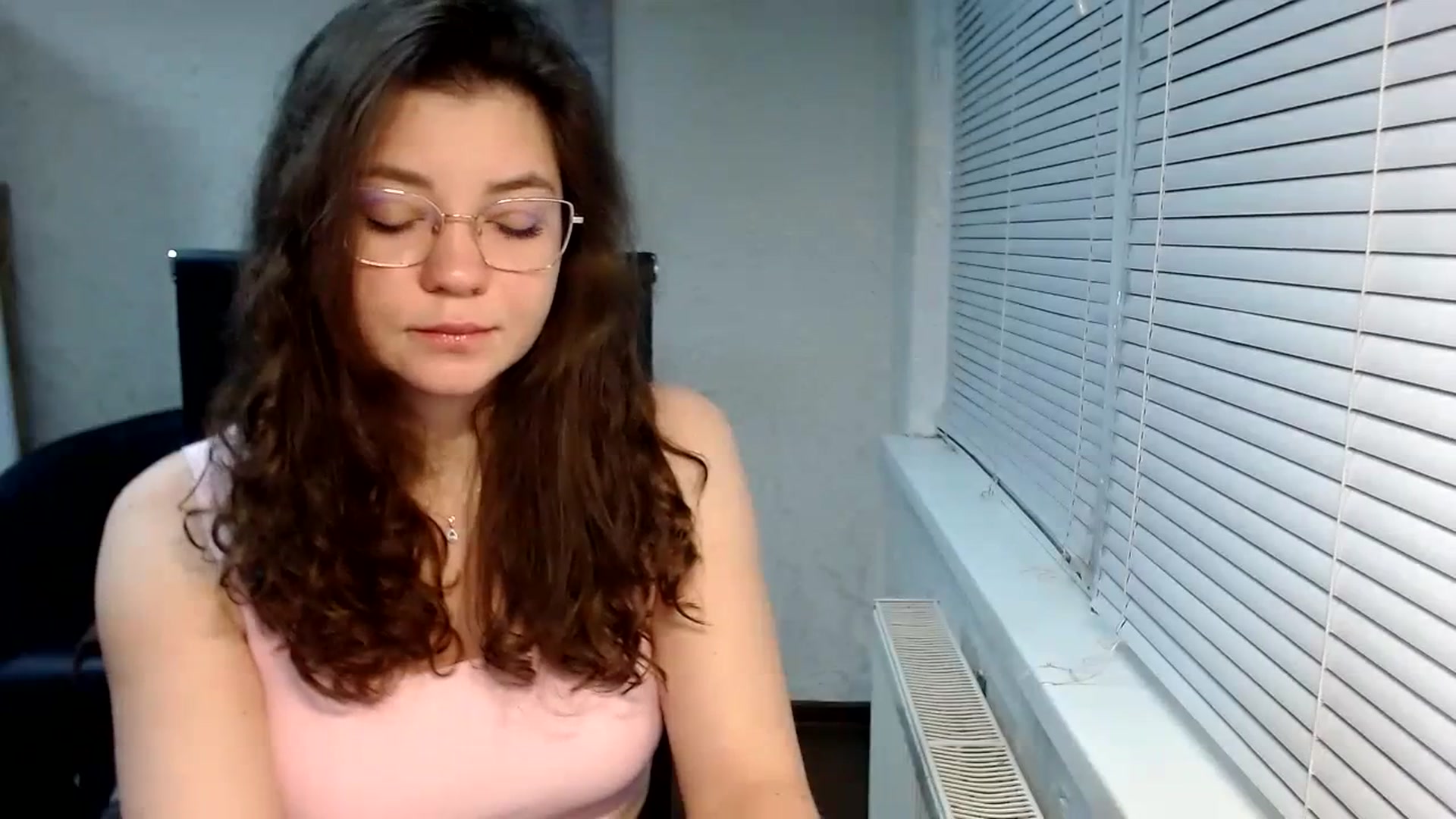 Gallery image thumbnail from SweetArinaA's myfreecams stream on, 12/11/2023, 14:58 image 13 of 20