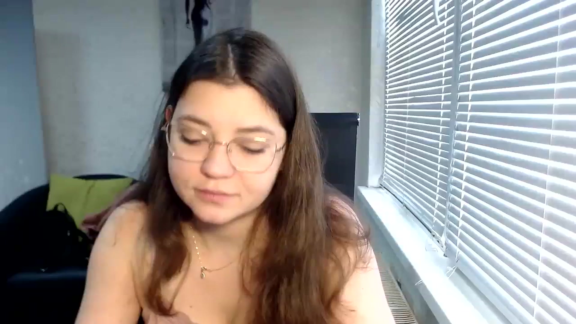 Gallery image thumbnail from SweetArinaA's myfreecams stream on, 12/15/2023, 10:04 image 2 of 20