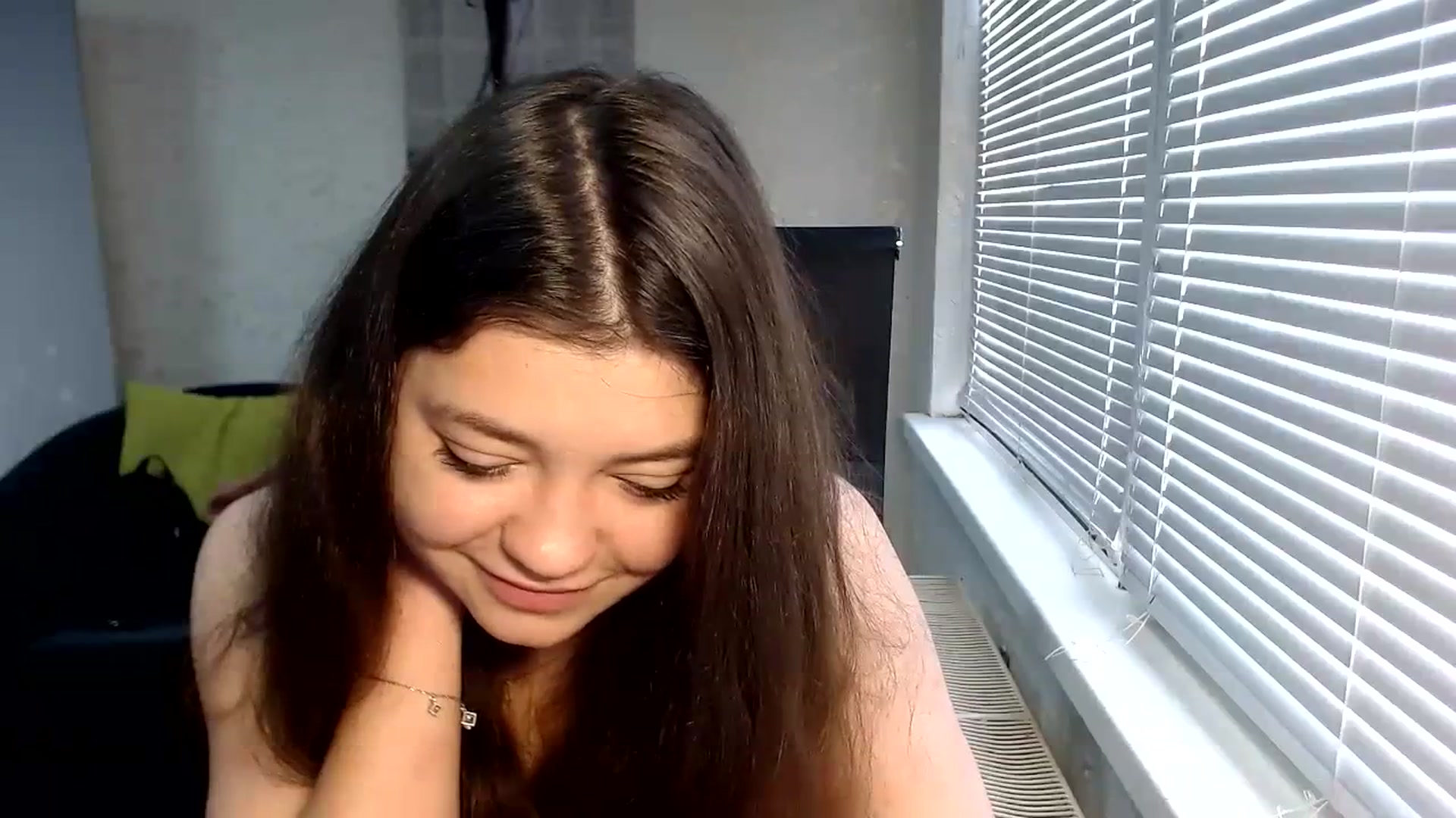 Gallery image thumbnail from SweetArinaA's myfreecams stream on, 12/15/2023, 10:04 image 7 of 20