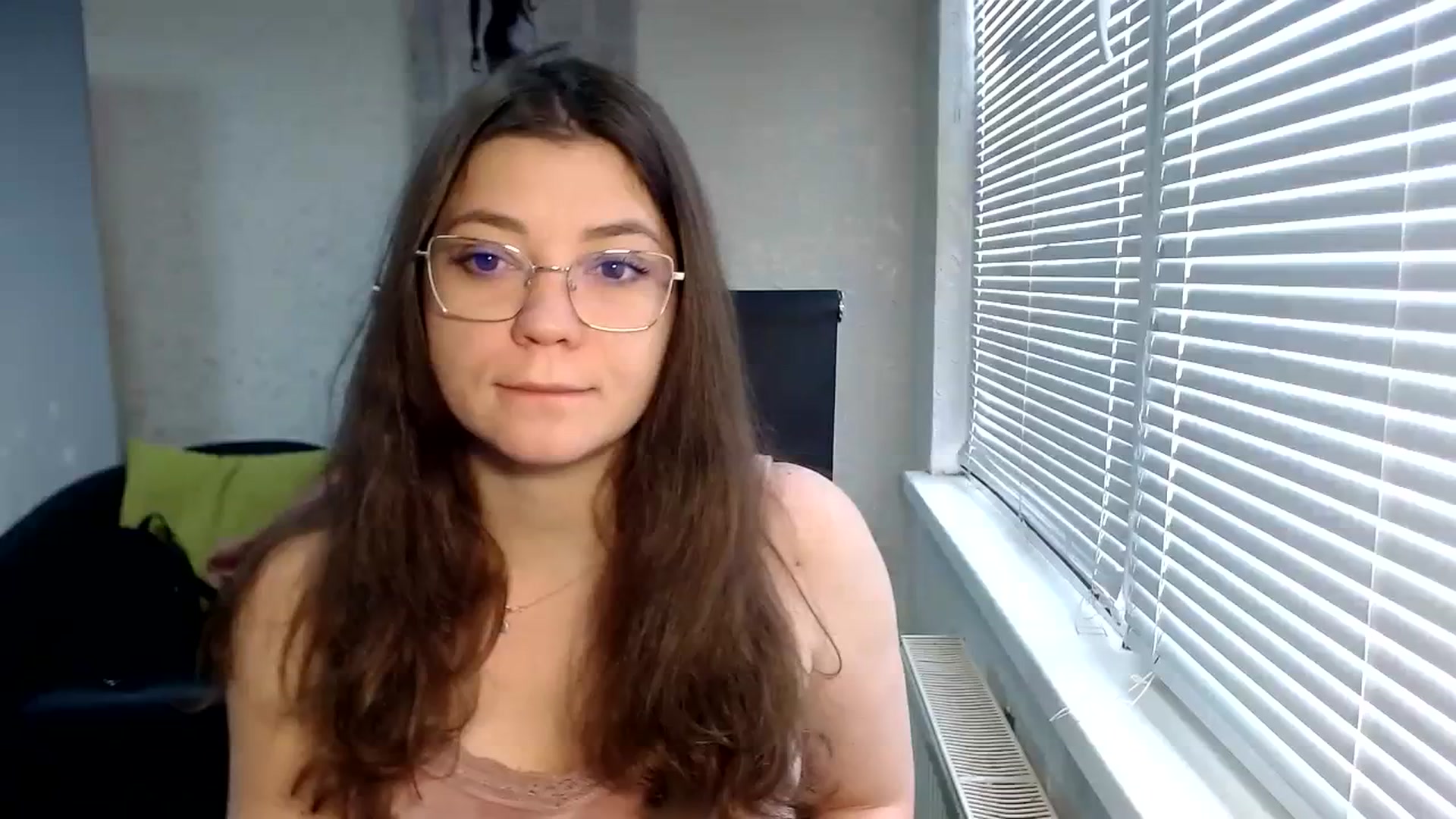 Gallery image thumbnail from SweetArinaA's myfreecams stream on, 12/15/2023, 10:04 image 1 of 20