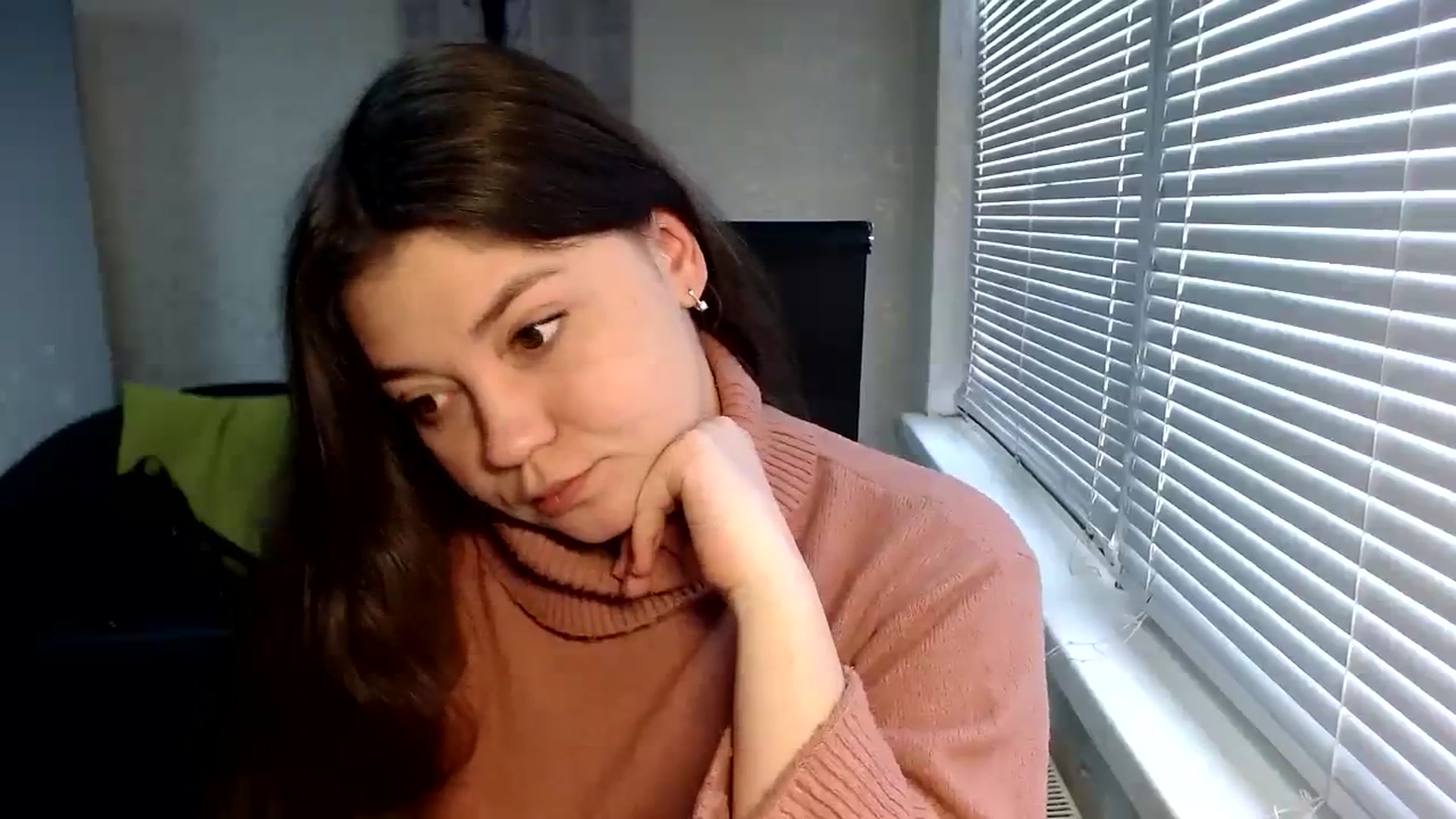Gallery image thumbnail from SweetArinaA's myfreecams stream on, 12/15/2023, 10:04 image 19 of 20