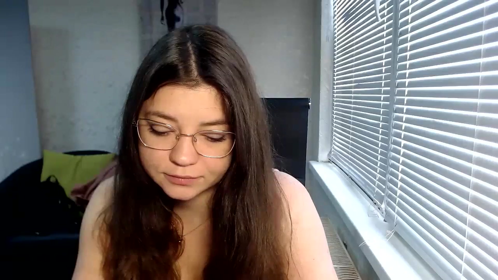 Gallery image thumbnail from SweetArinaA's myfreecams stream on, 12/15/2023, 10:04 image 5 of 20