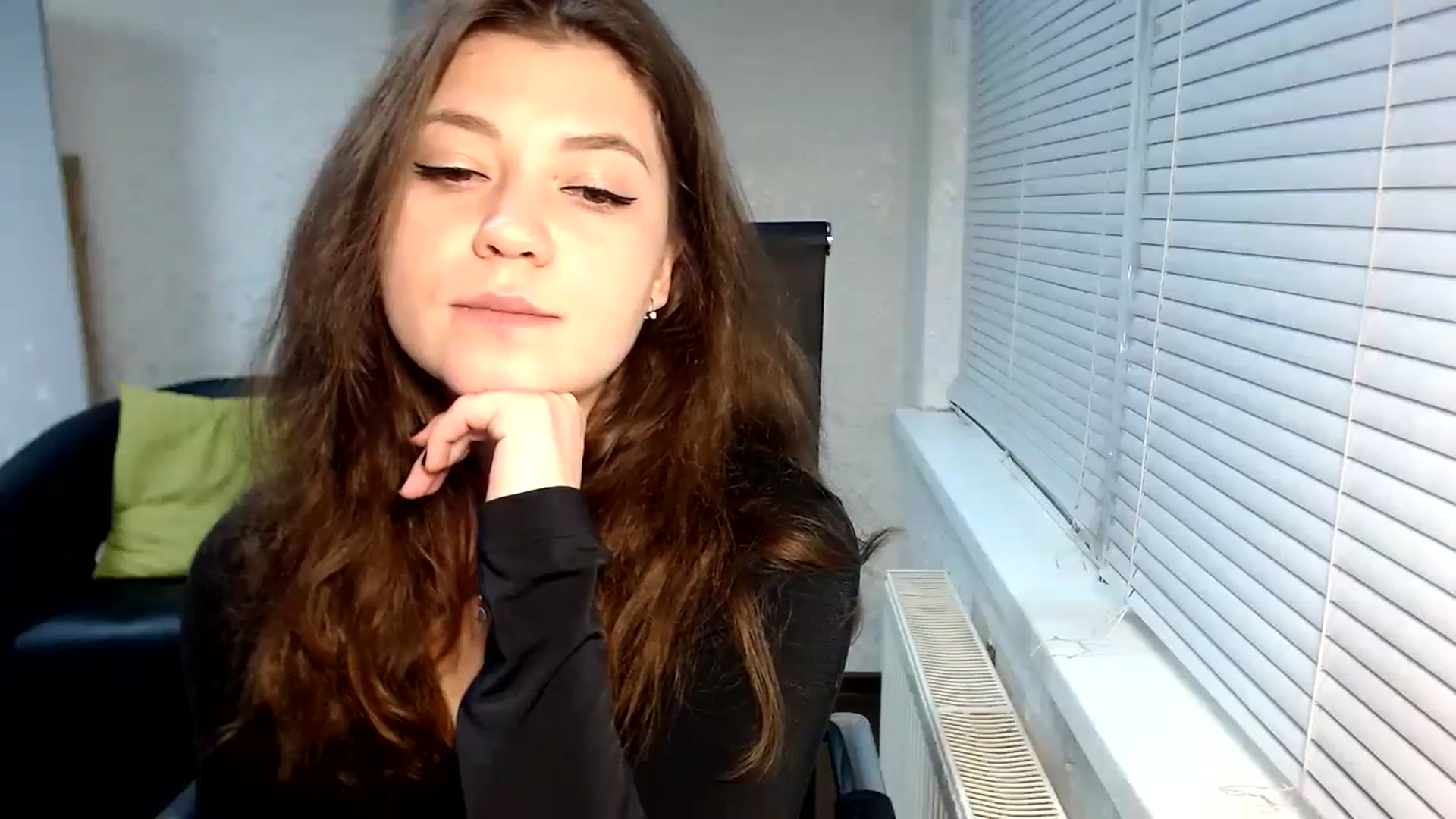 Gallery image thumbnail from SweetArinaA's myfreecams stream on, 12/17/2023, 14:02 image 16 of 20