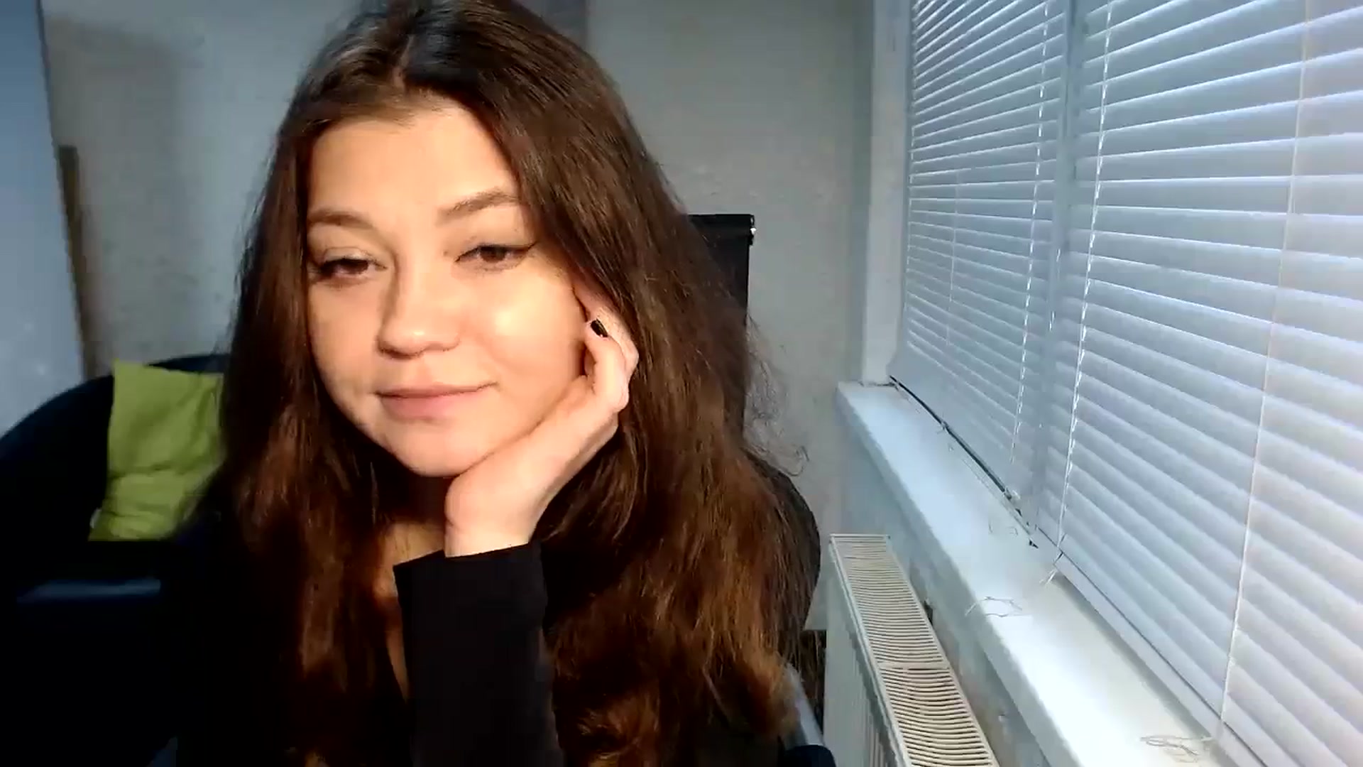 Gallery image thumbnail from SweetArinaA's myfreecams stream on, 12/17/2023, 14:02 image 3 of 20