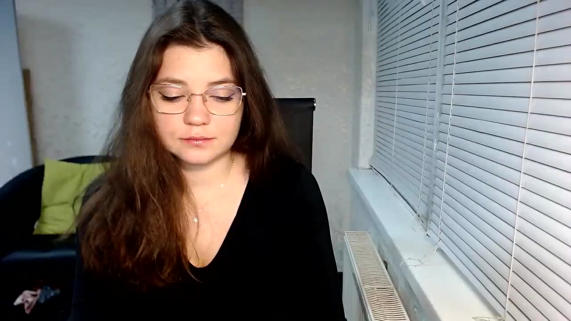 Gallery image thumbnail from SweetArinaA's myfreecams stream on, 12/17/2023, 15:54 image 7 of 20