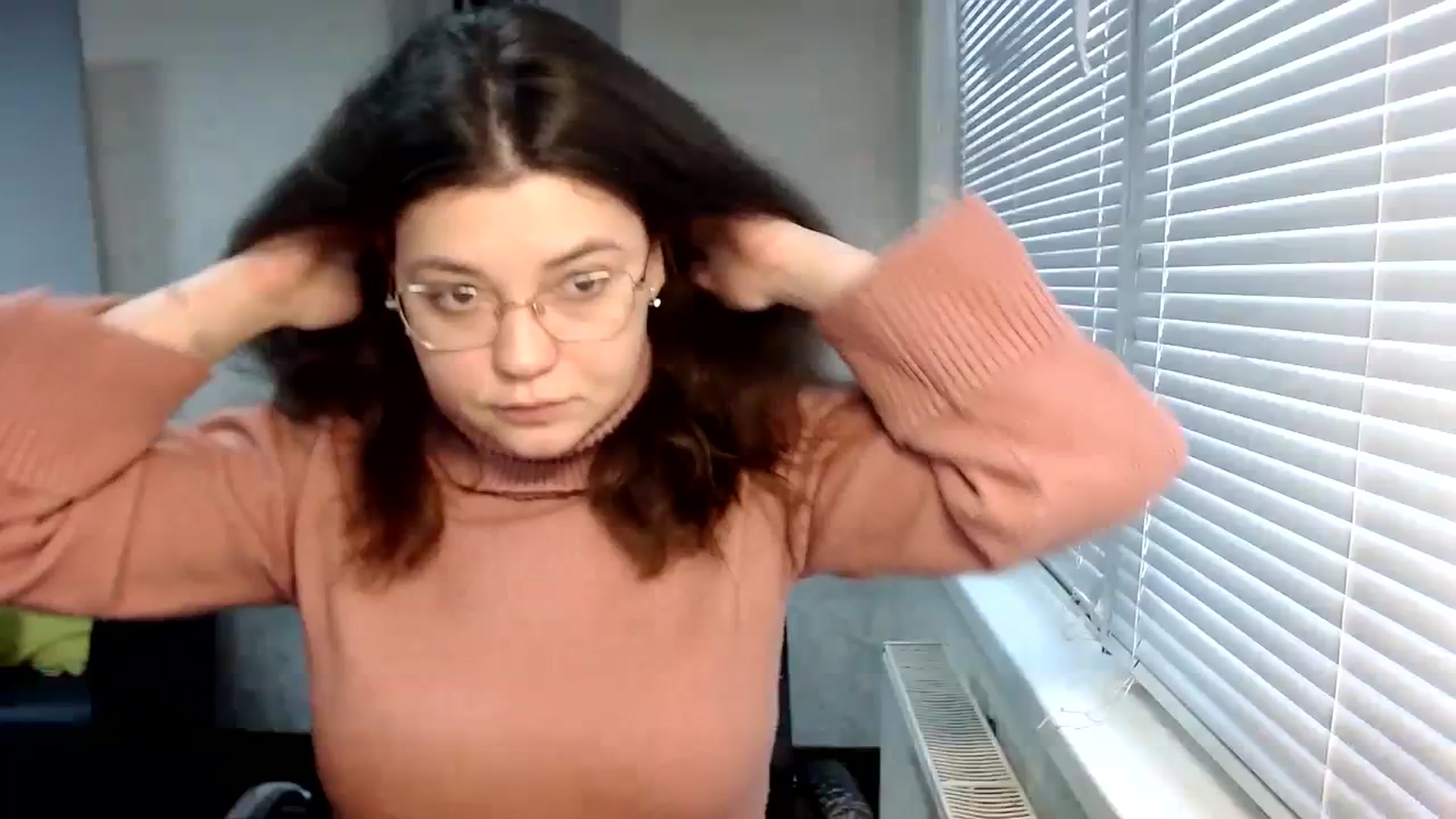 Gallery image thumbnail from SweetArinaA's myfreecams stream on, 12/24/2023, 13:05 image 1 of 20